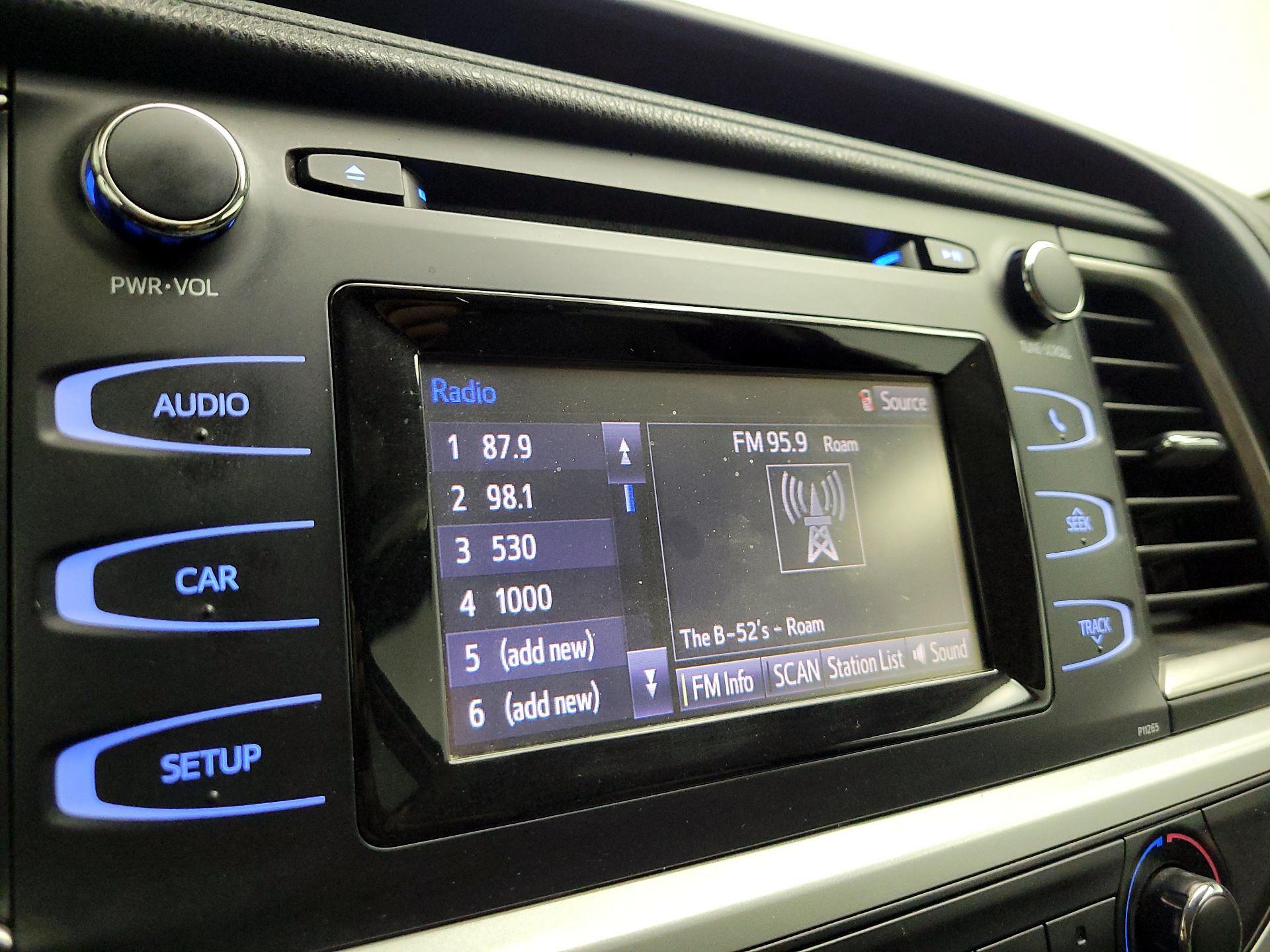 Thumbnail: 2016 Toyota Highlander - 13