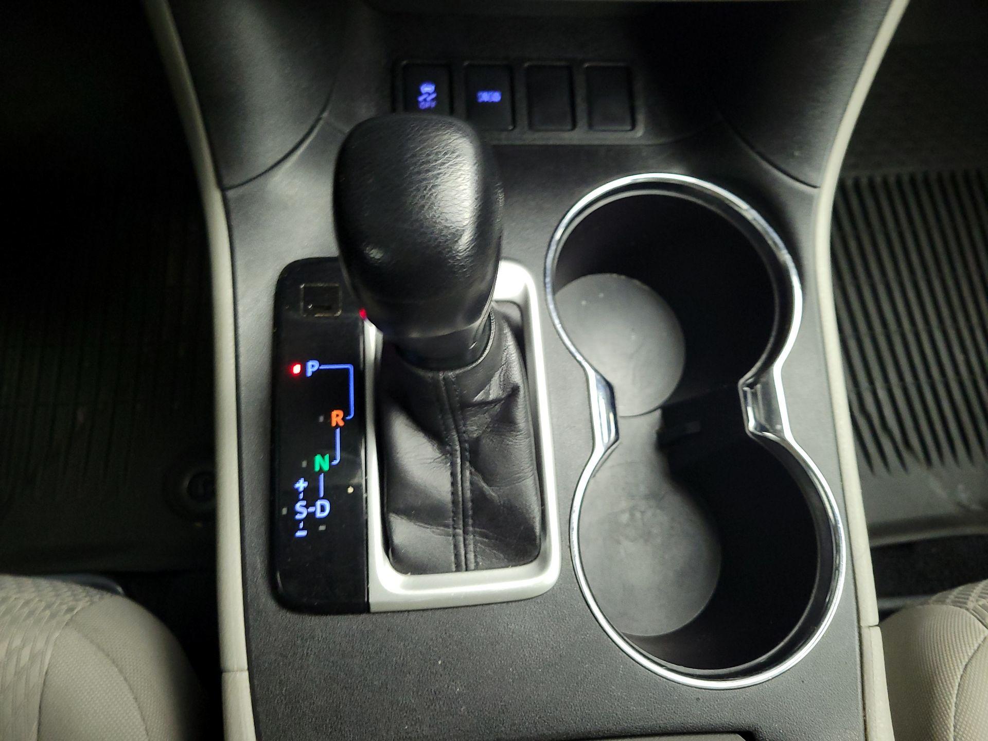 Thumbnail: 2016 Toyota Highlander - 15