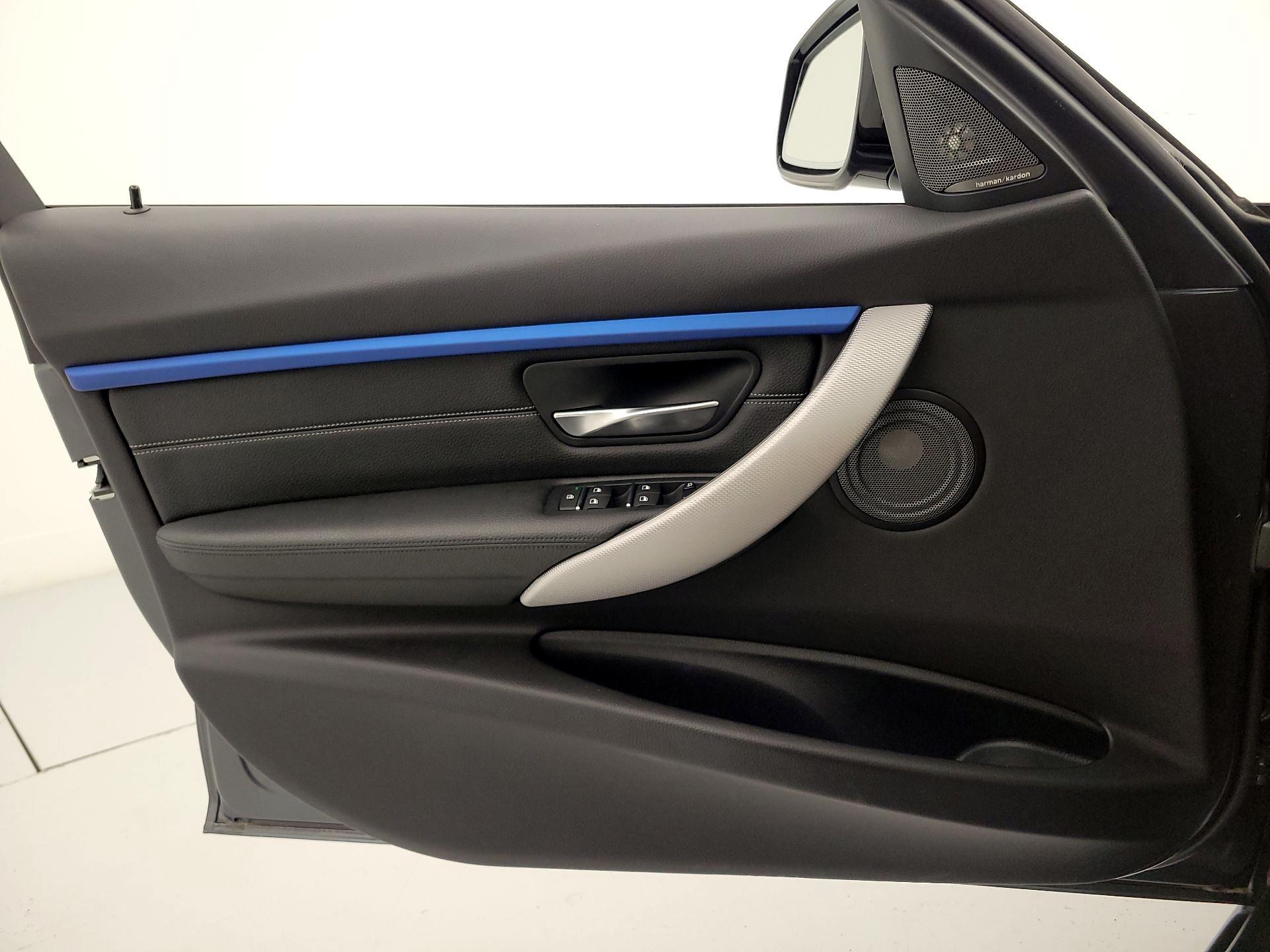 Thumbnail: 2018 BMW 3 Series - 12