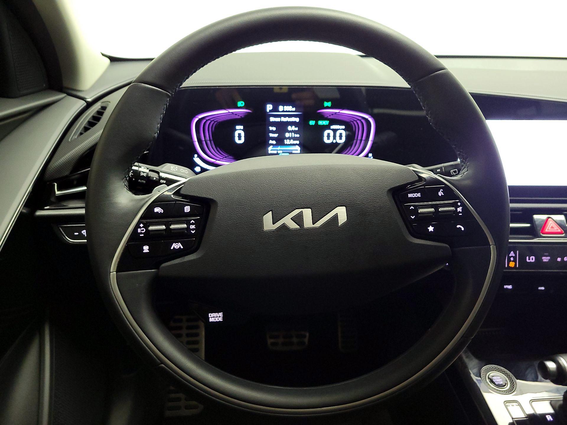 Thumbnail: 2023 Kia Niro - 10