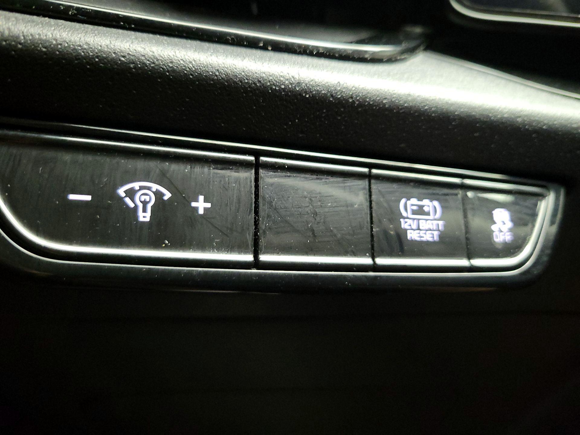 Thumbnail: 2023 Kia Niro - 13