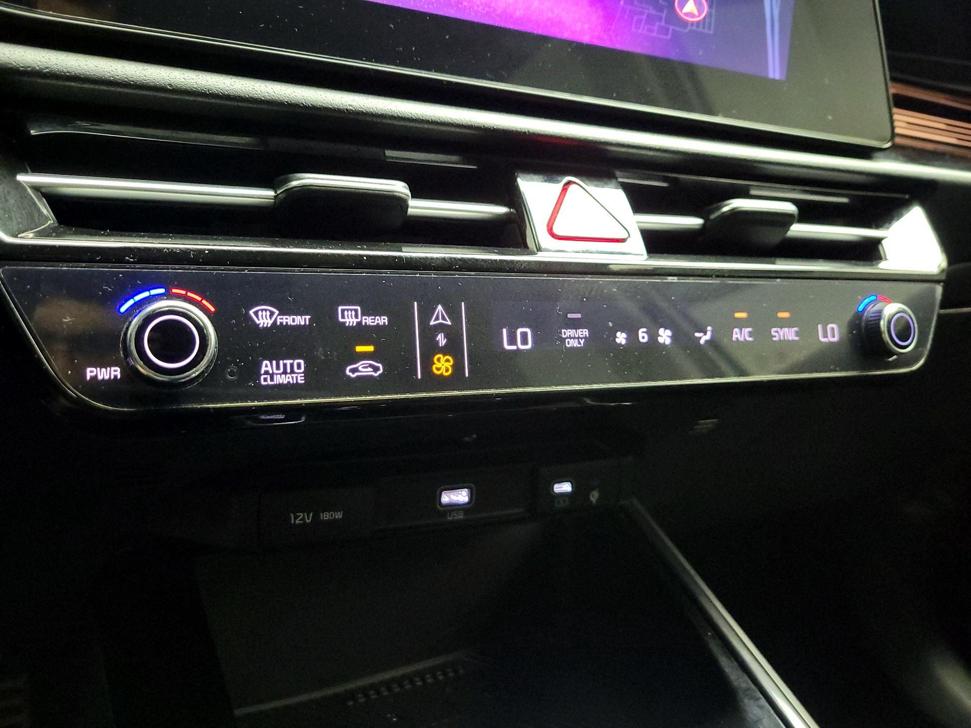 Thumbnail: 2023 Kia Niro - 17