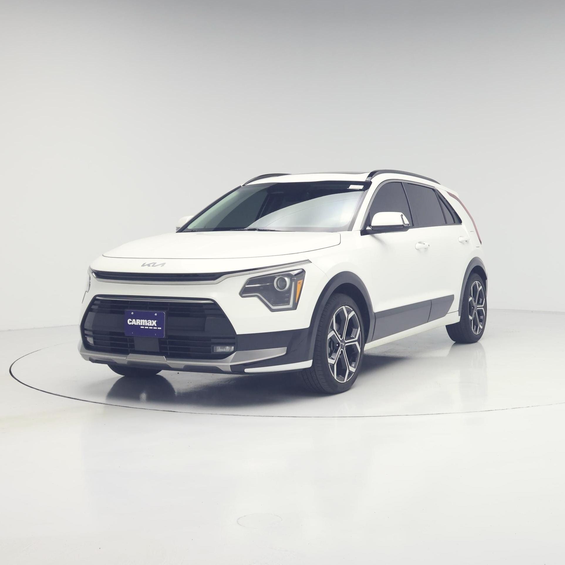 Thumbnail: 2023 Kia Niro - 4