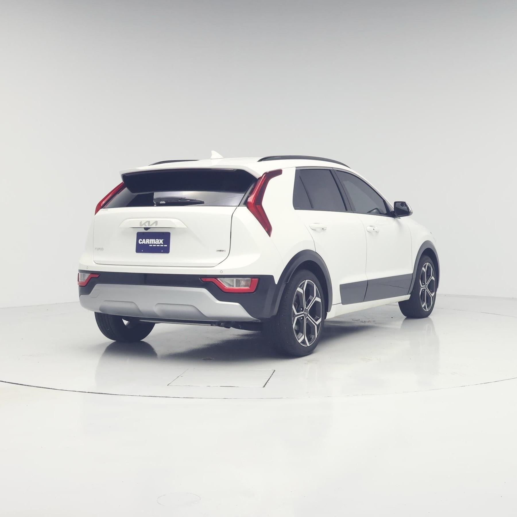 Thumbnail: 2023 Kia Niro - 8