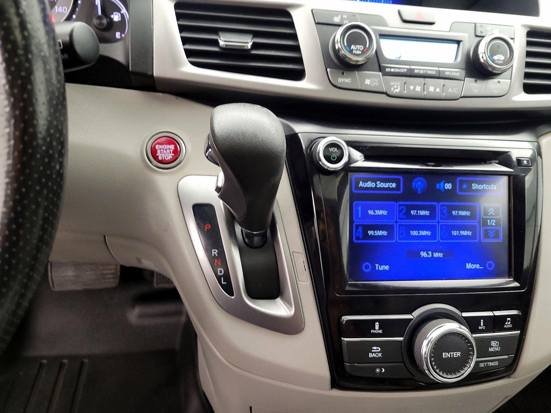 Thumbnail: 2016 Honda Odyssey - 17