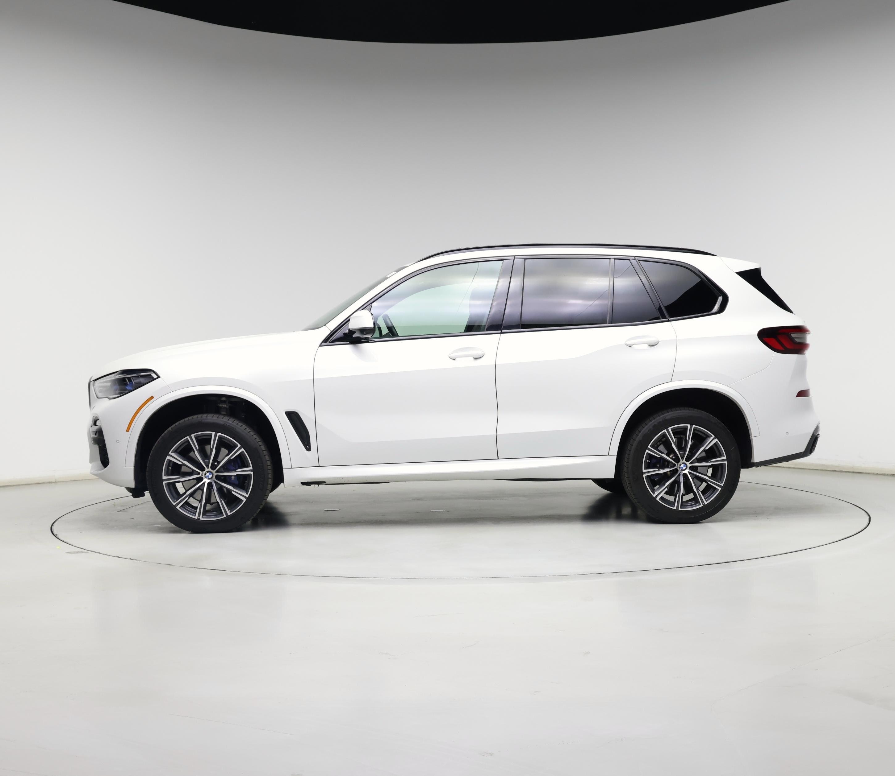 Thumbnail: 2021 BMW X5 - 3