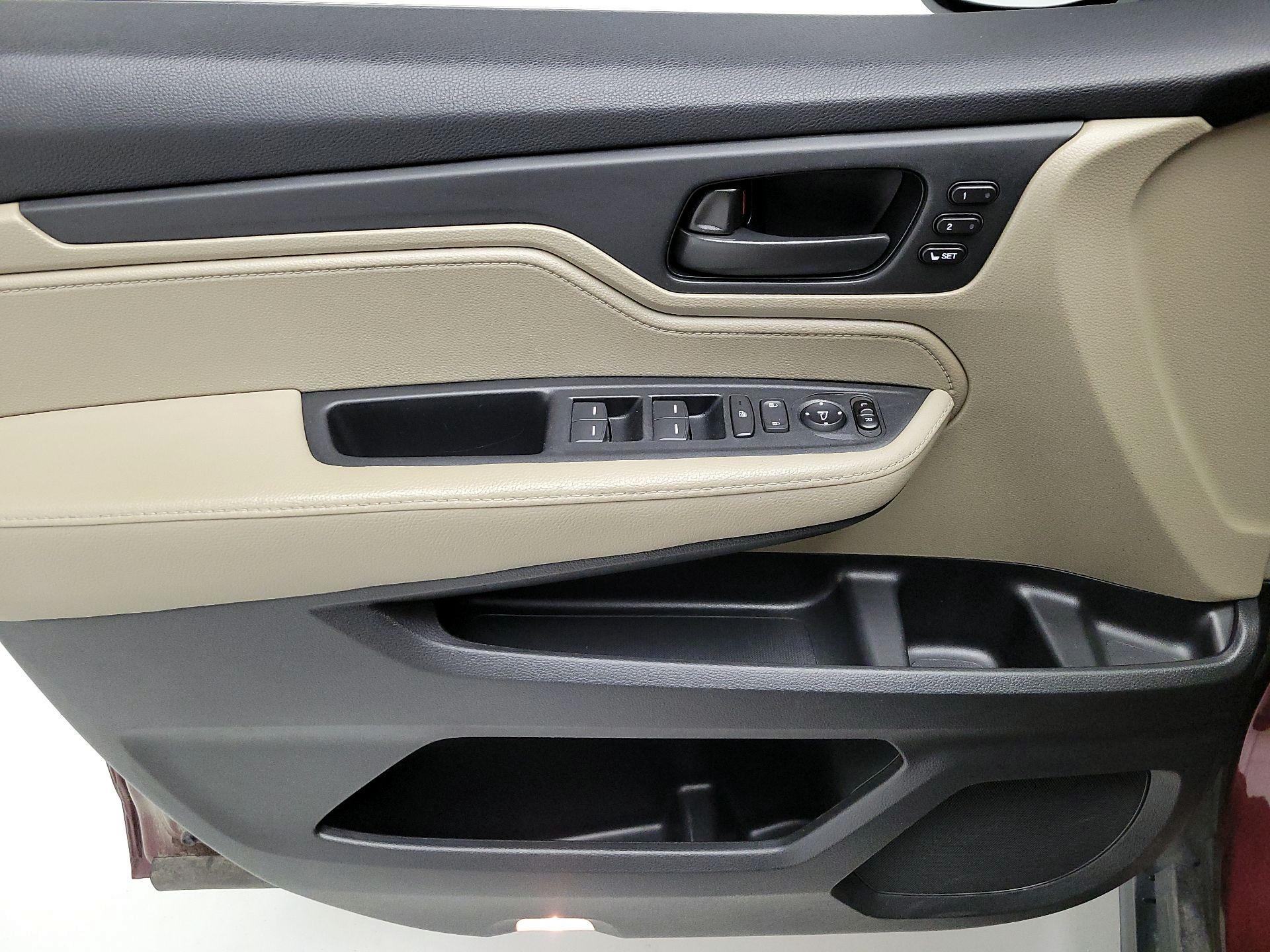 Thumbnail: 2019 Honda Odyssey - 12