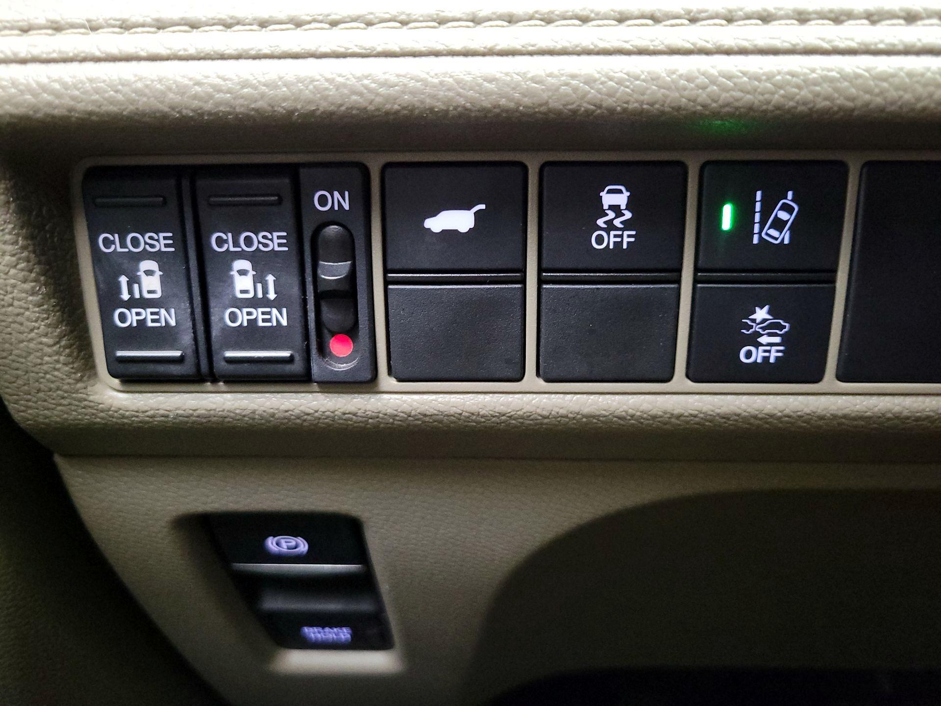 Thumbnail: 2019 Honda Odyssey - 13