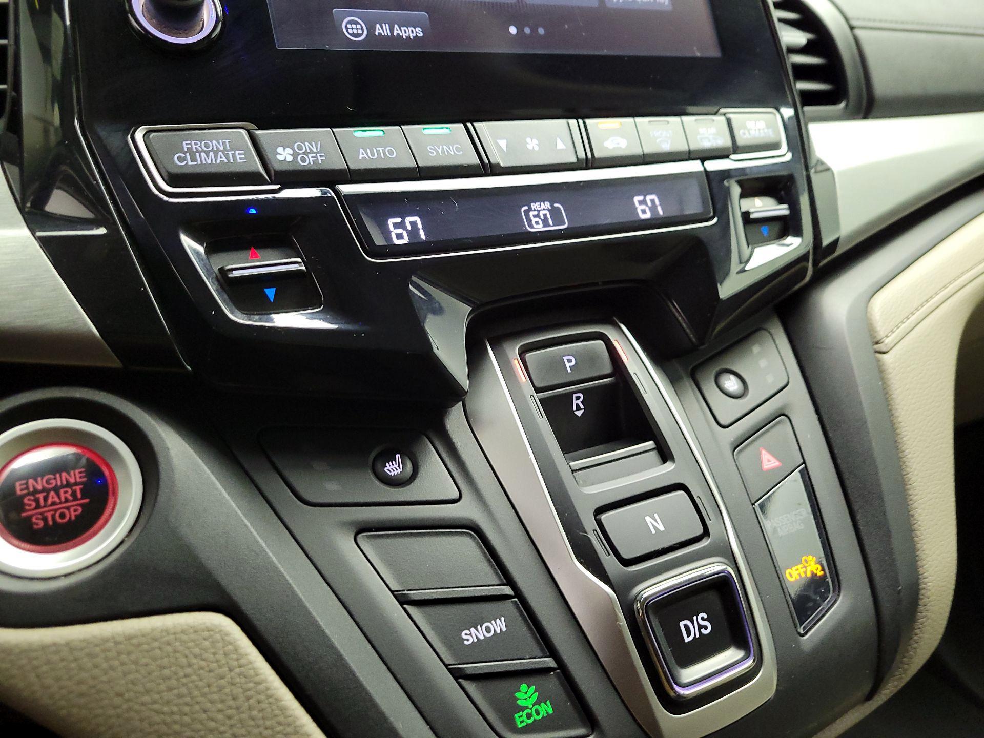 Thumbnail: 2019 Honda Odyssey - 17
