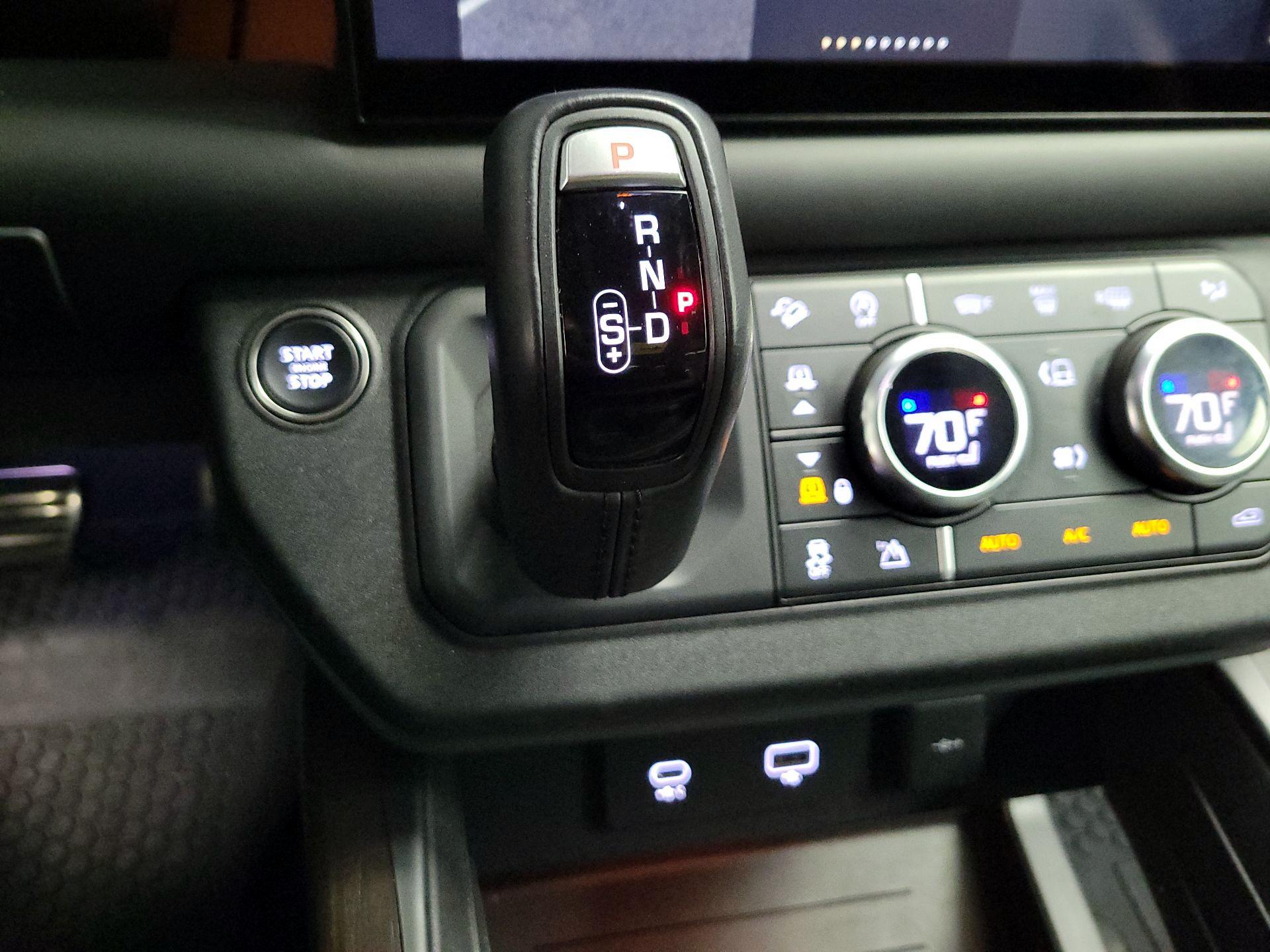 Thumbnail: 2023 Land Rover Defender - 17
