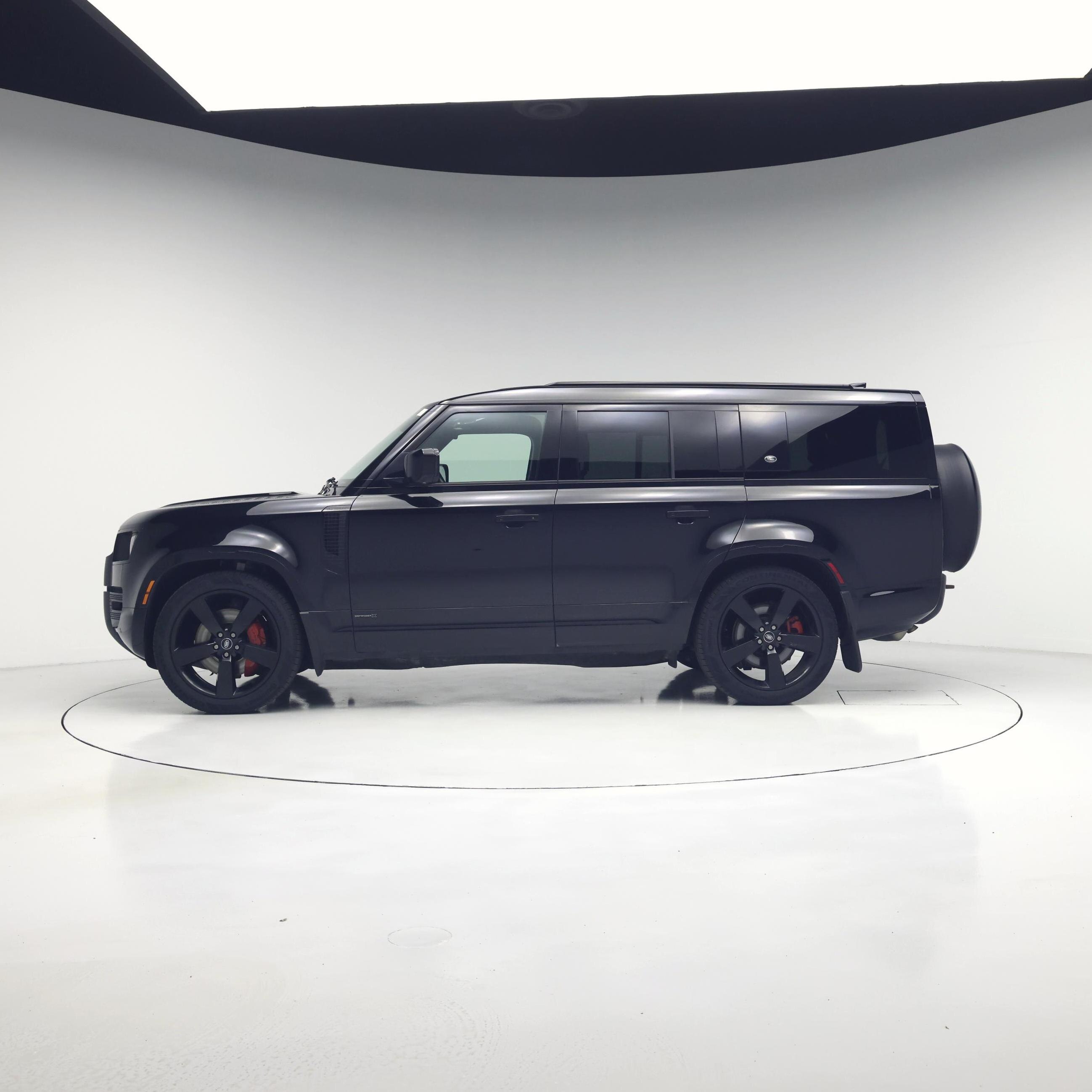Thumbnail: 2023 Land Rover Defender - 3