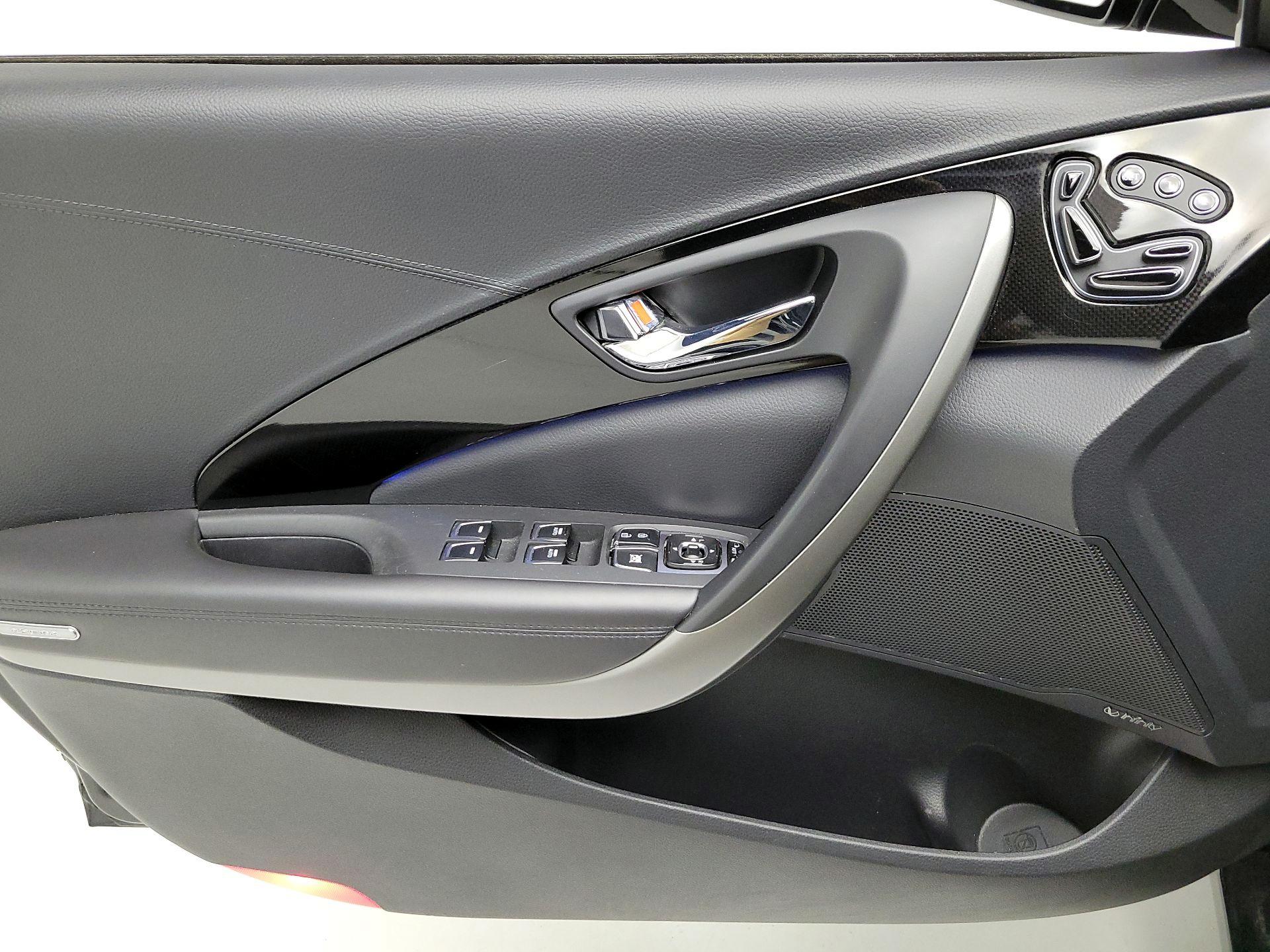 Thumbnail: 2017 Hyundai Azera - 12