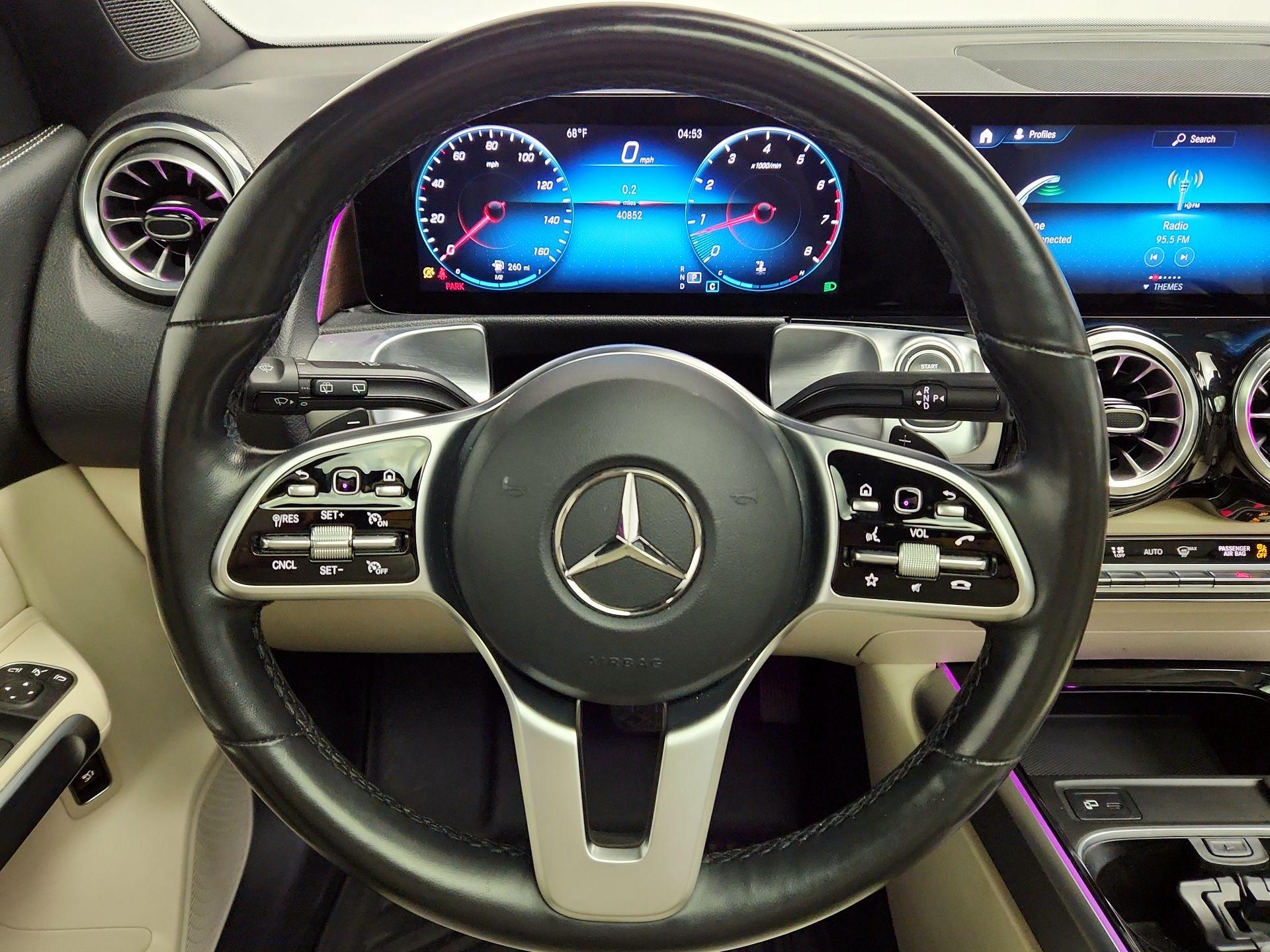 Thumbnail: 2022 Mercedes-Benz GLB - 10