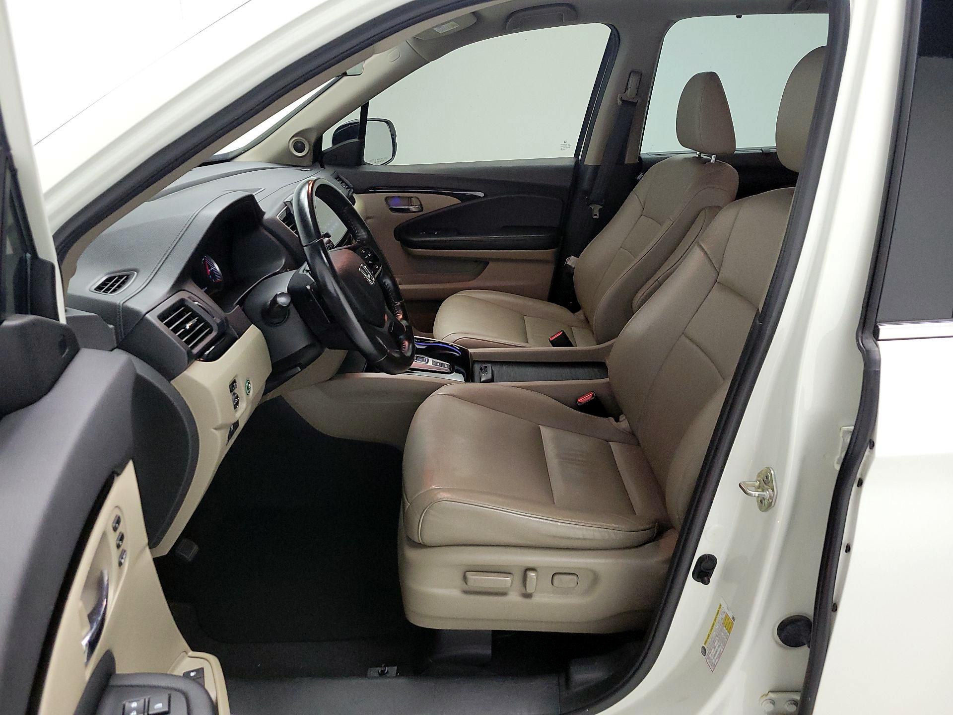 Thumbnail: 2019 Honda Pilot - 11
