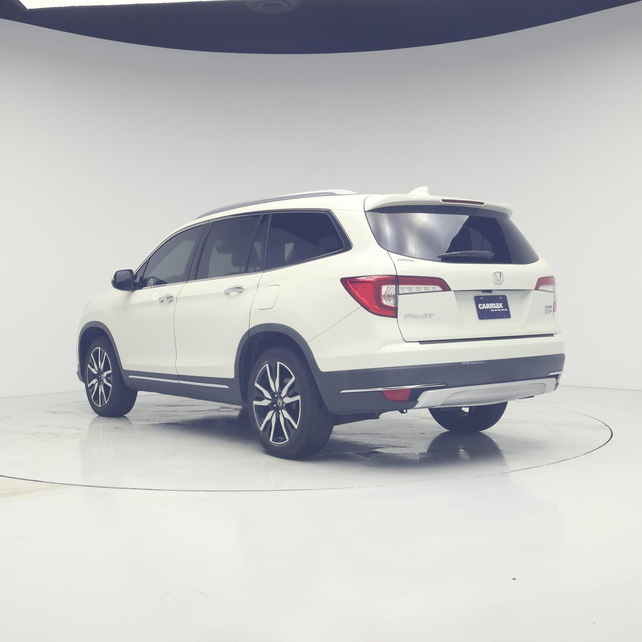 Thumbnail: 2019 Honda Pilot - 2