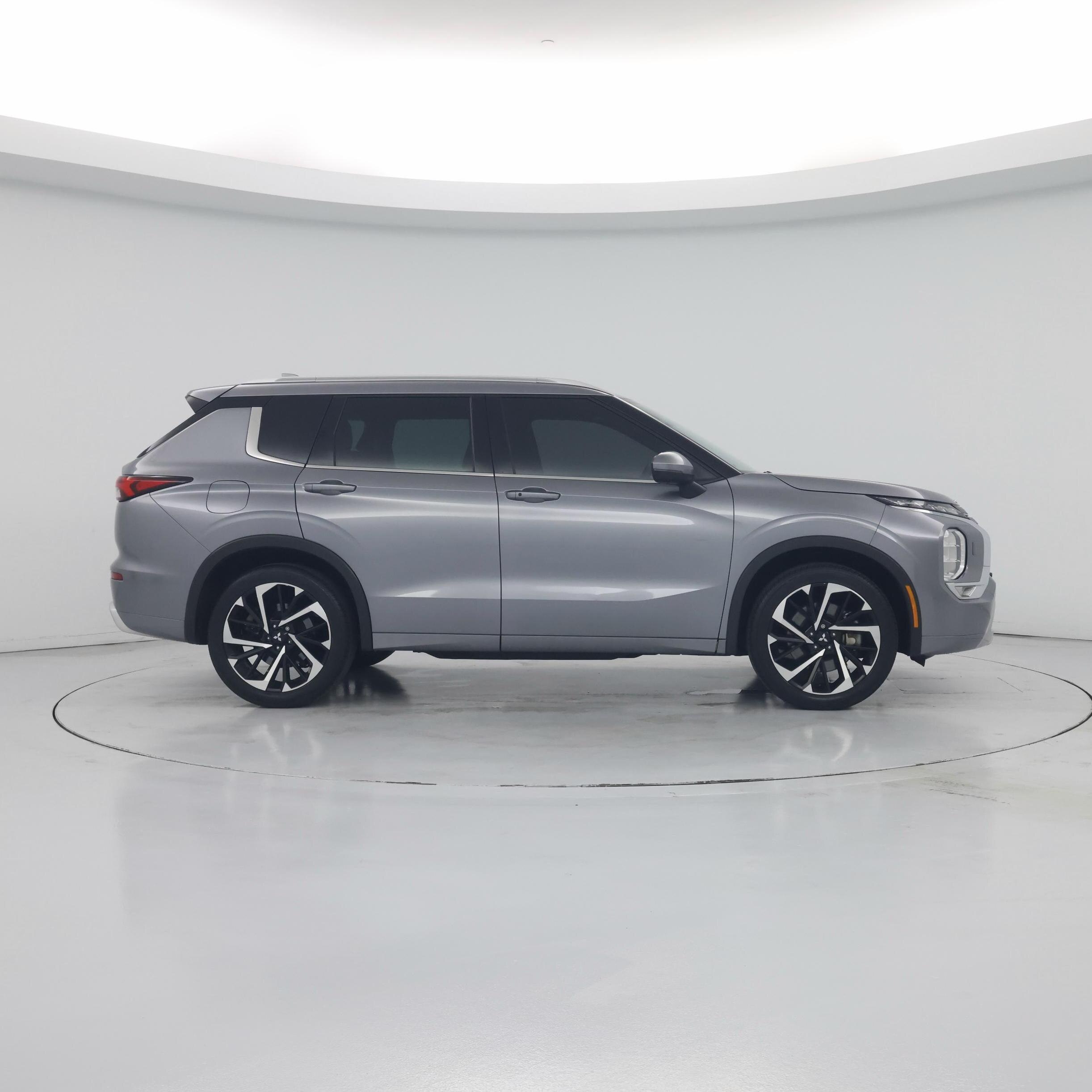 Thumbnail: 2022 Mitsubishi Outlander - 7