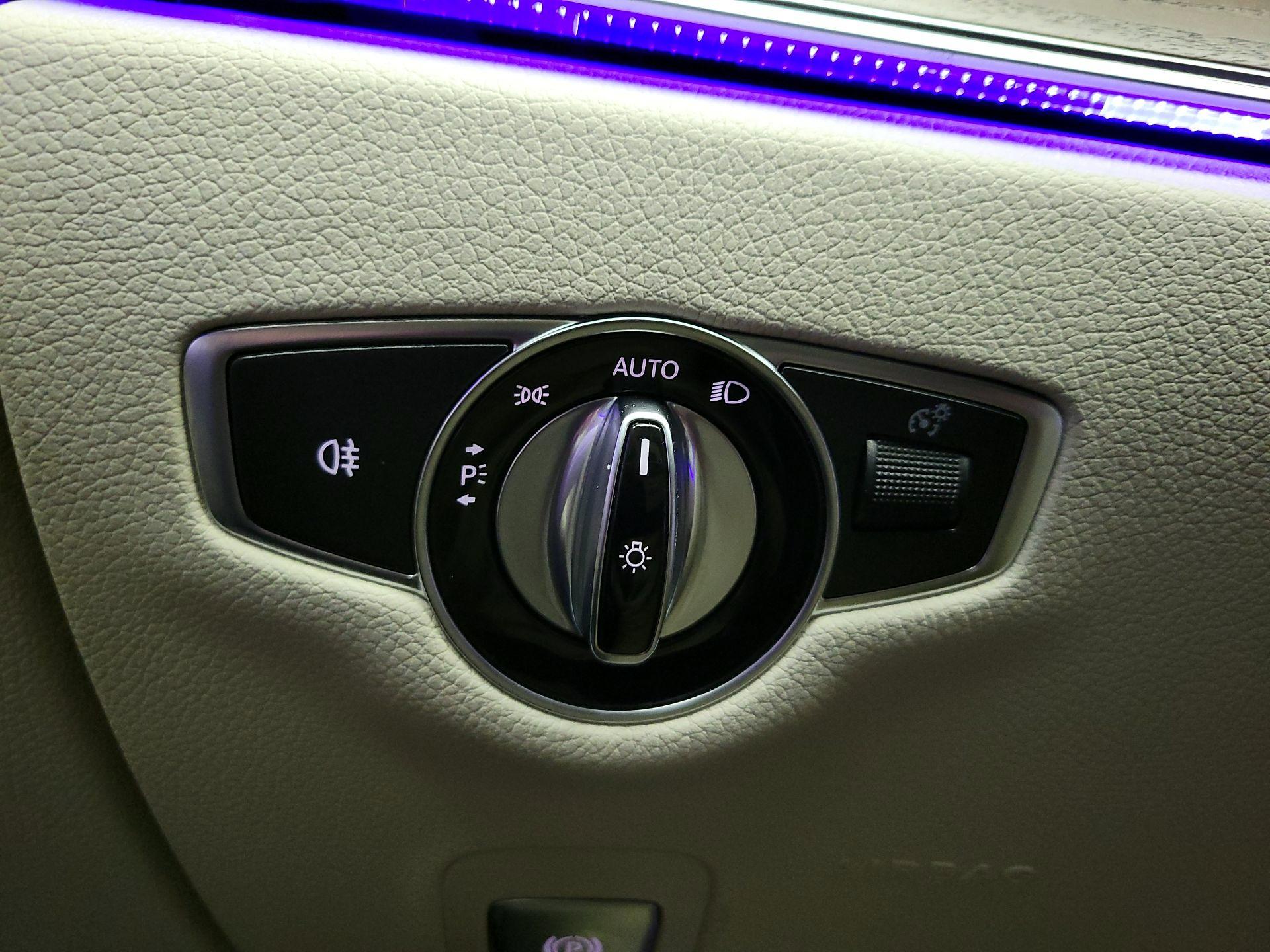 Thumbnail: 2020 Mercedes-Benz E-Class - 13