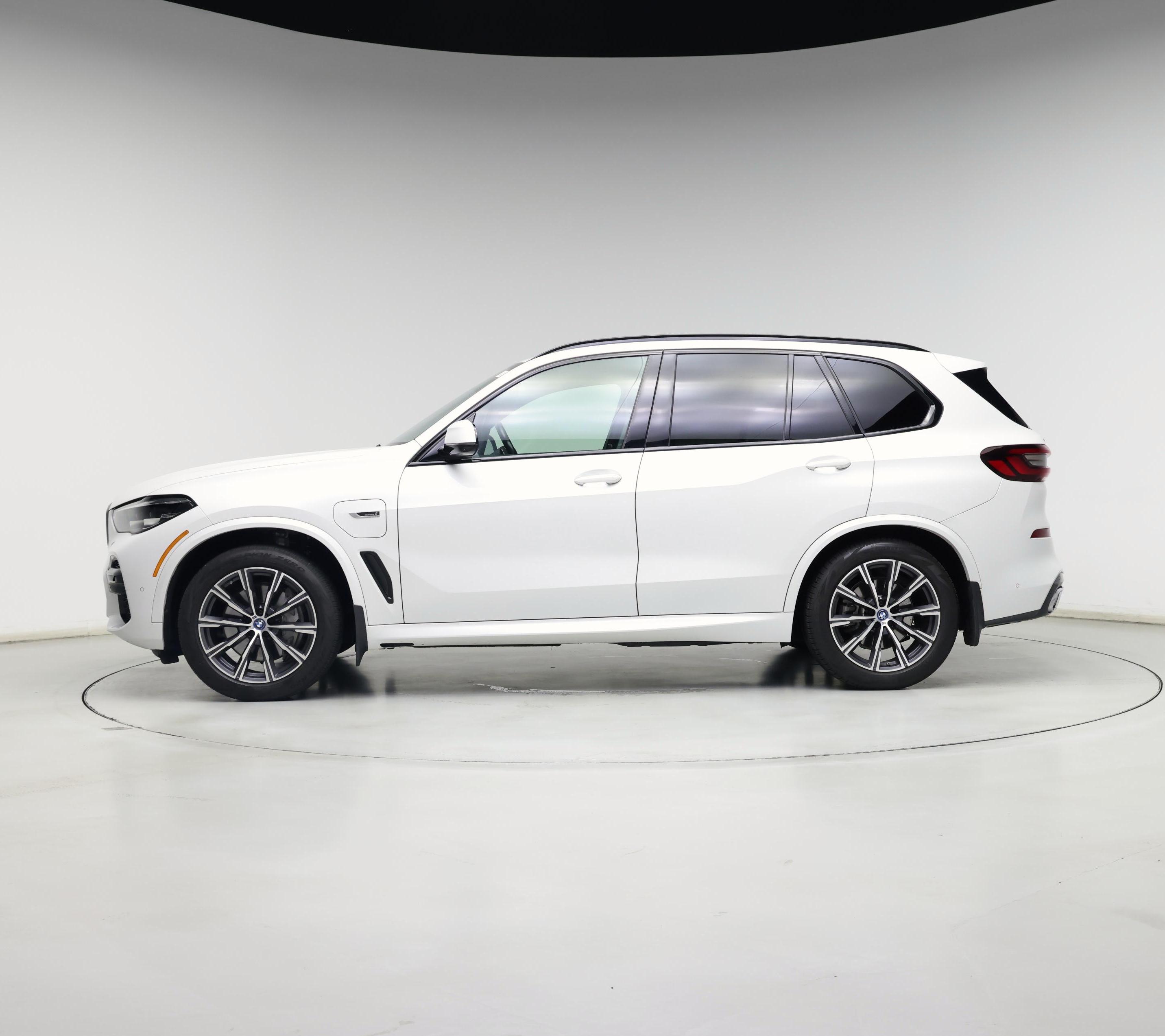Thumbnail: 2022 BMW X5 - 3