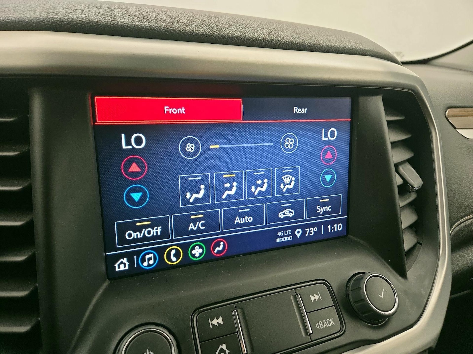 2022 GMC Acadia SLE - Photo 17