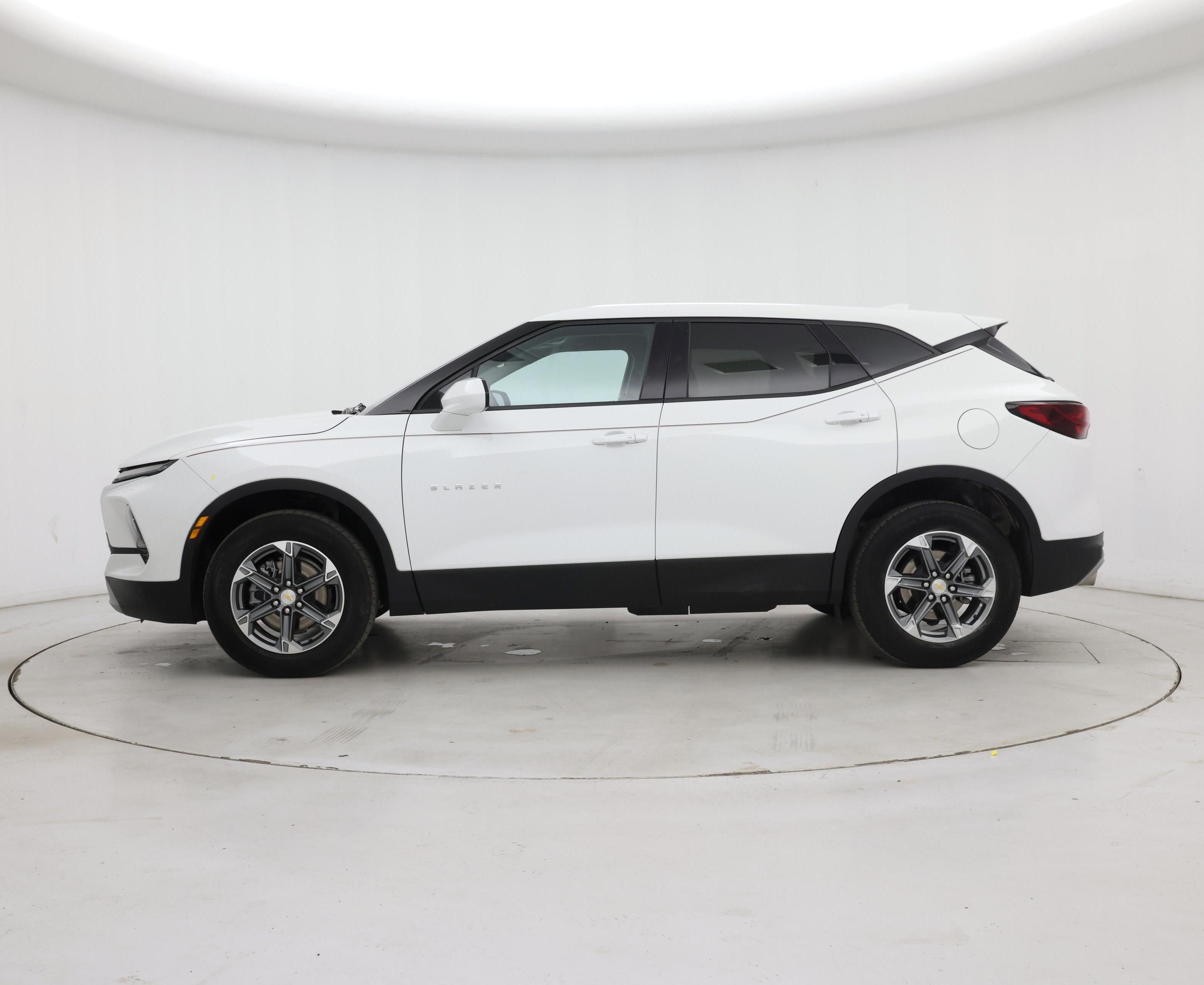 Thumbnail: 2023 Chevrolet Blazer - 3