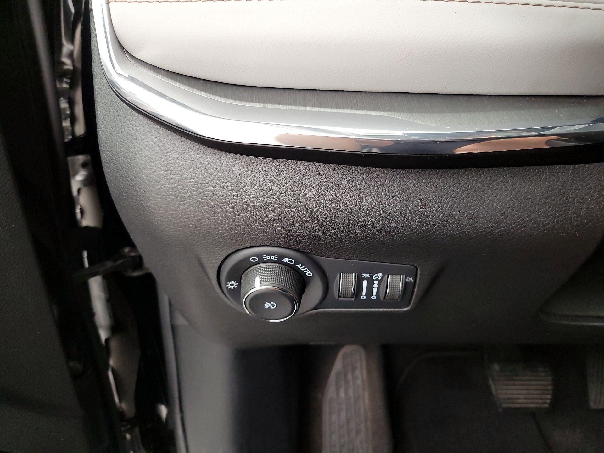 Thumbnail: 2022 Jeep Compass - 13