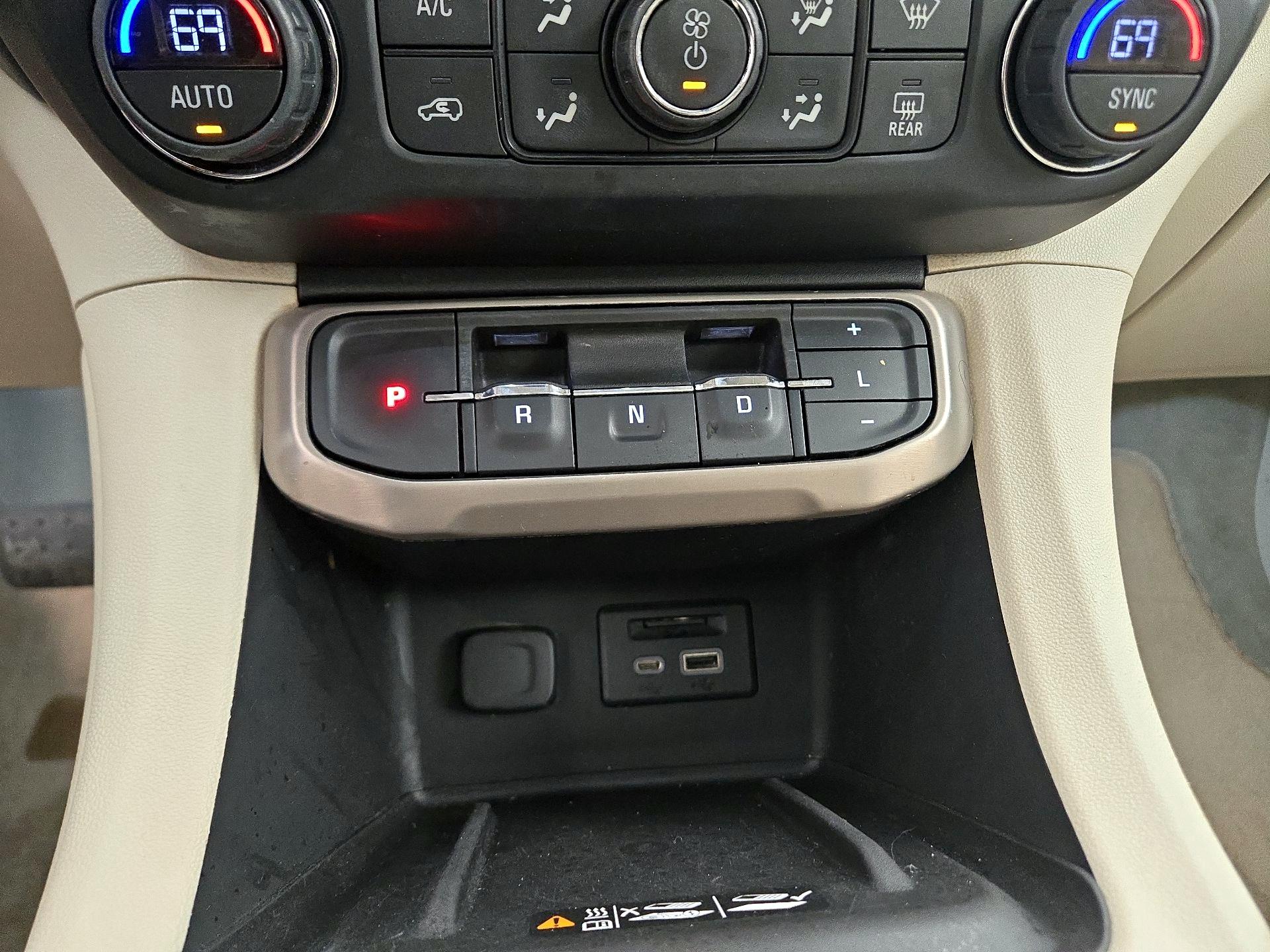 Thumbnail: 2022 GMC Acadia - 18