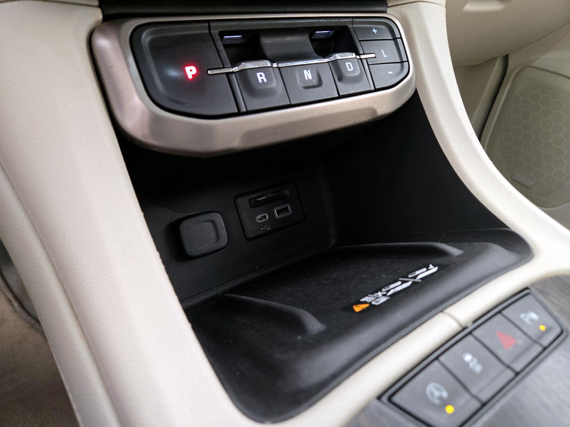 Thumbnail: 2022 GMC Acadia - 19