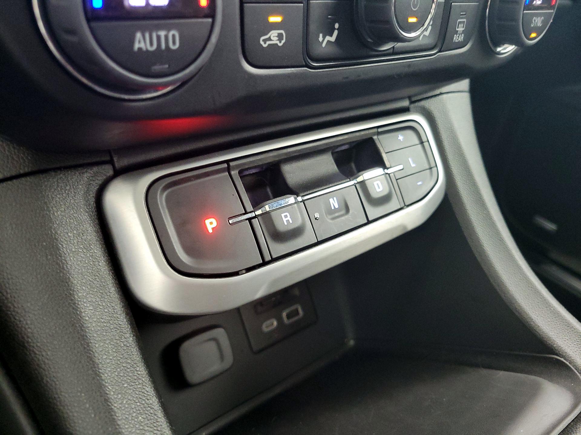 Thumbnail: 2023 GMC Acadia - 17