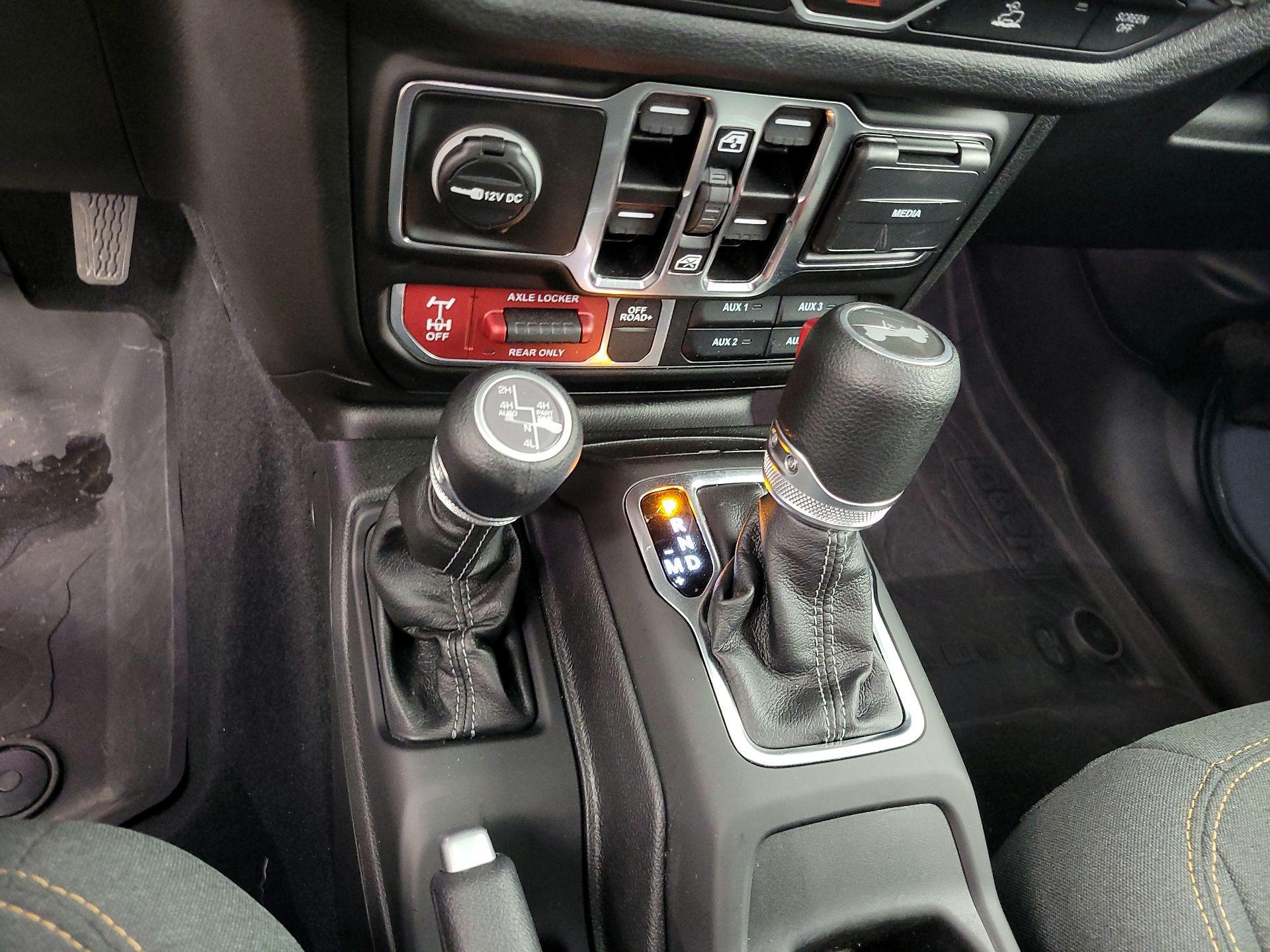 Thumbnail: 2025 Jeep Wrangler - 17