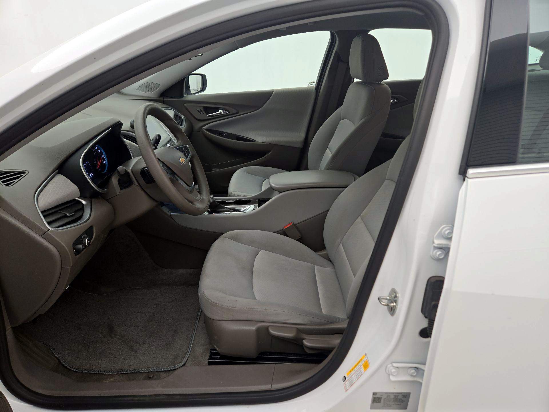 Thumbnail: 2022 Chevrolet Malibu - 11