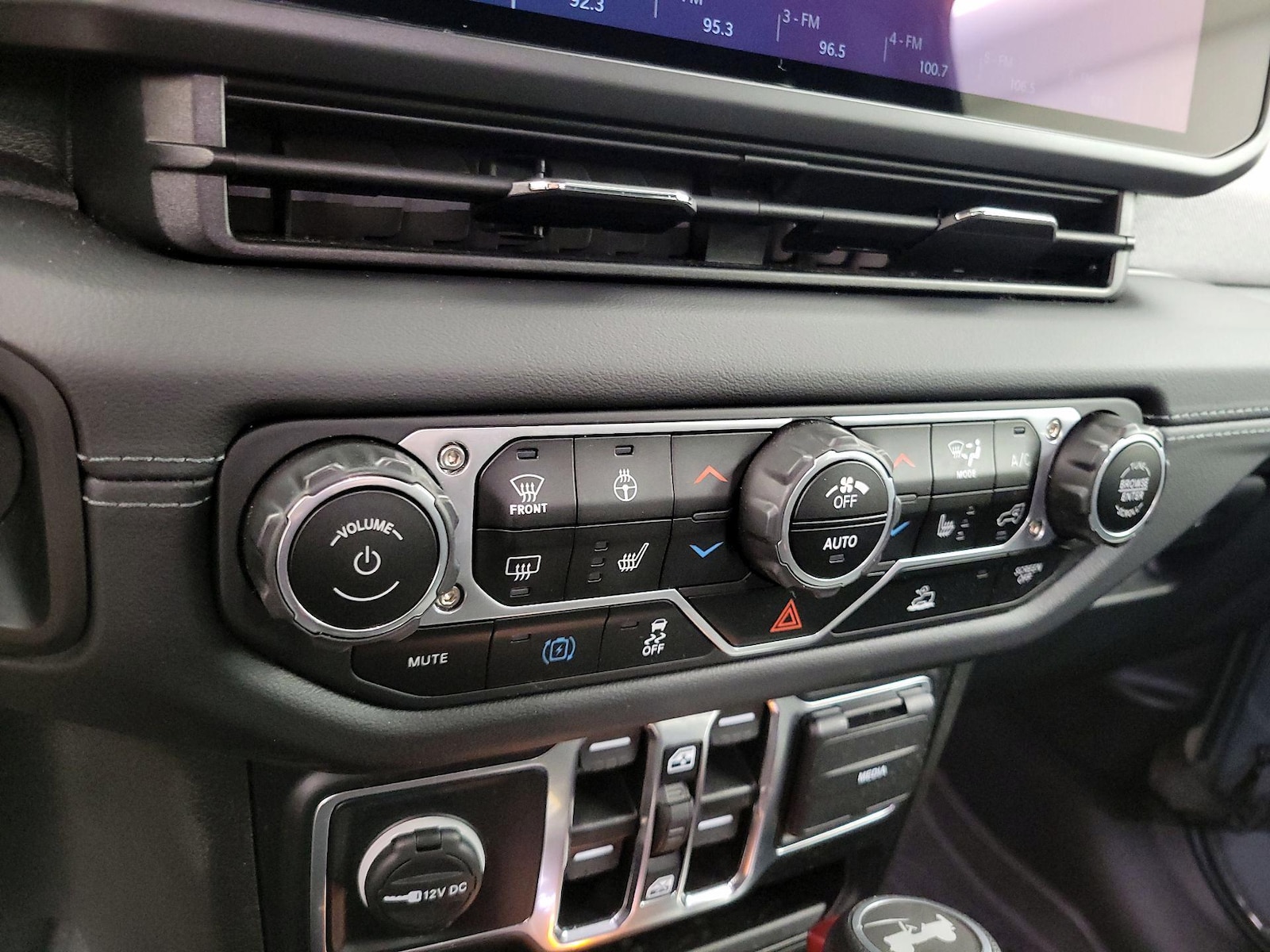 2024 Jeep Wrangler 4xe Sahara 4XE - Photo 17