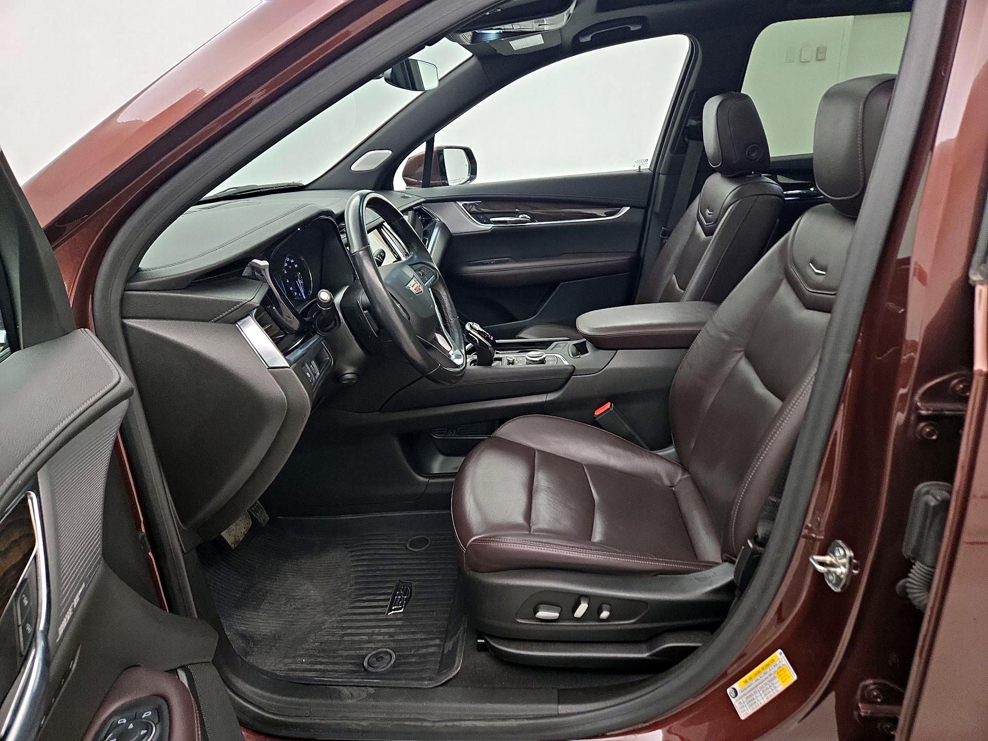 Thumbnail: 2022 Cadillac XT6 - 11