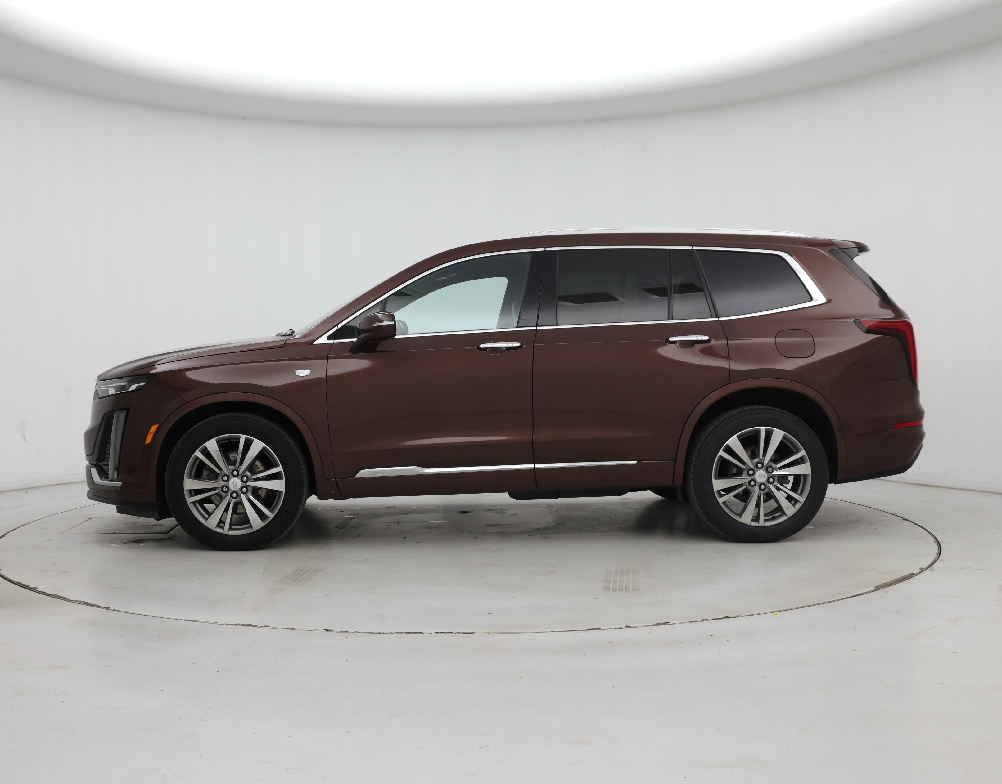 Thumbnail: 2022 Cadillac XT6 - 3