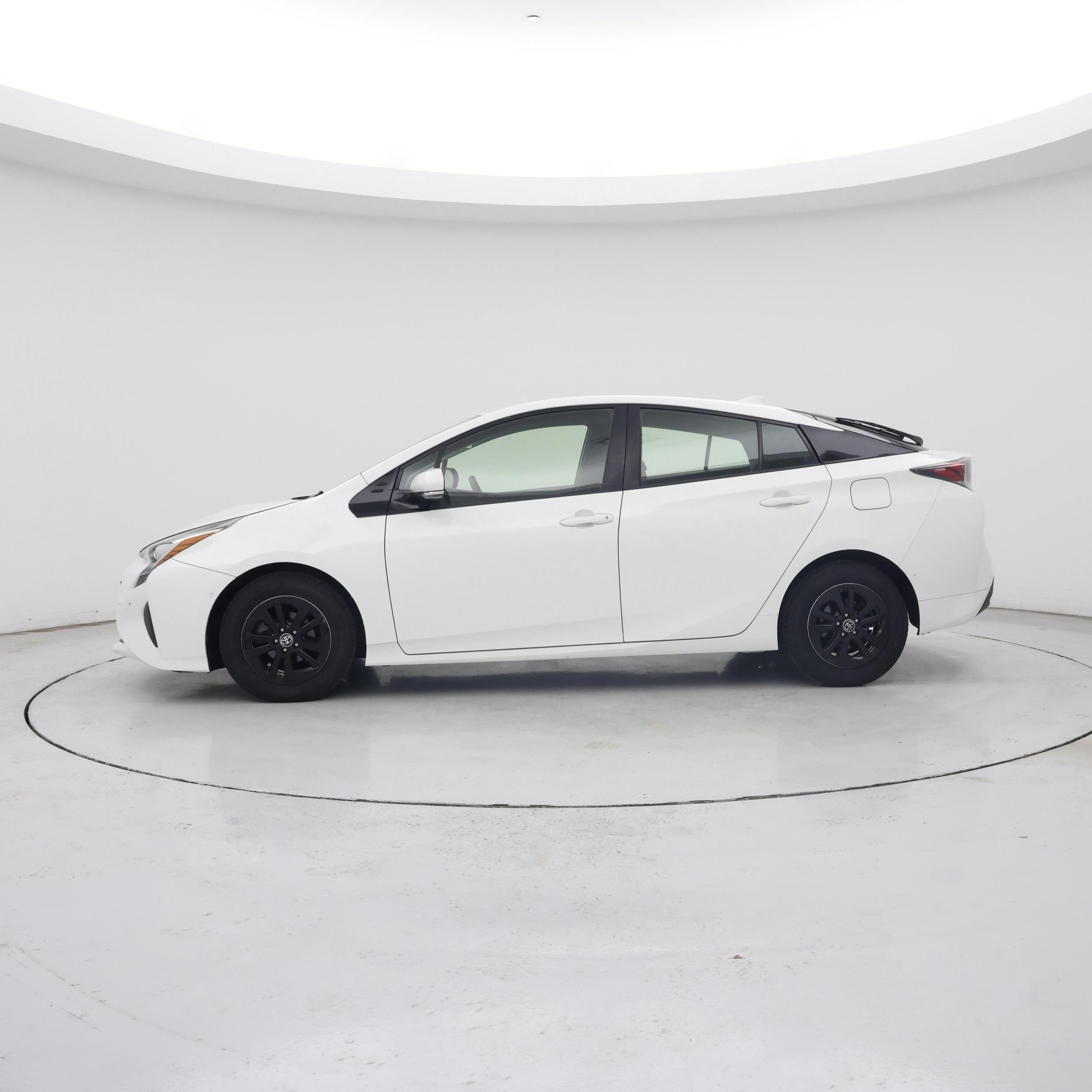 Thumbnail: 2018 Toyota Prius - 3