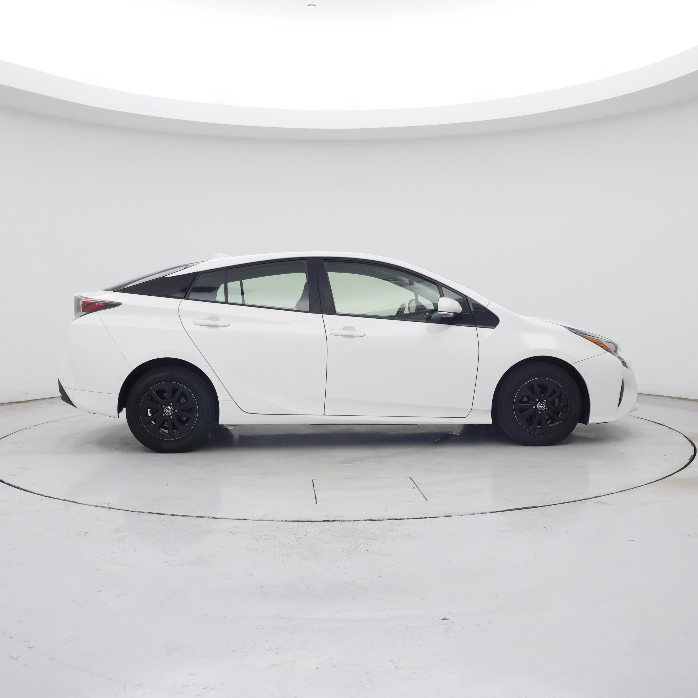 Thumbnail: 2018 Toyota Prius - 7