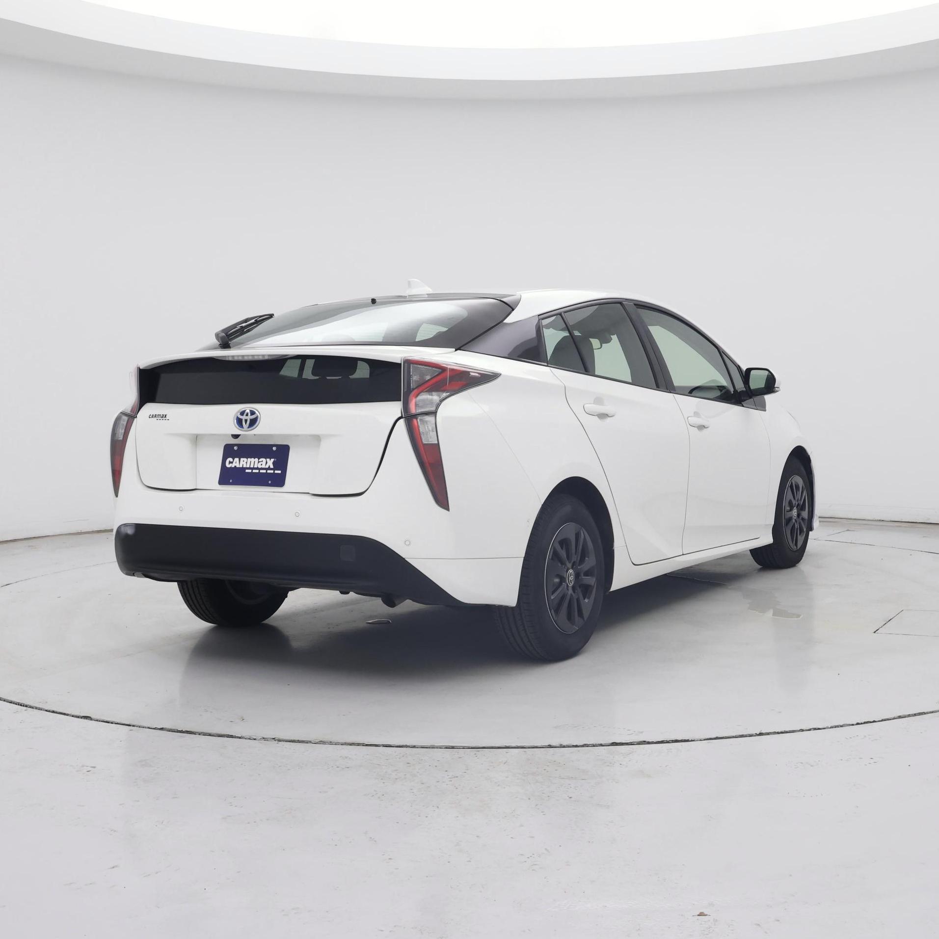 Thumbnail: 2018 Toyota Prius - 8