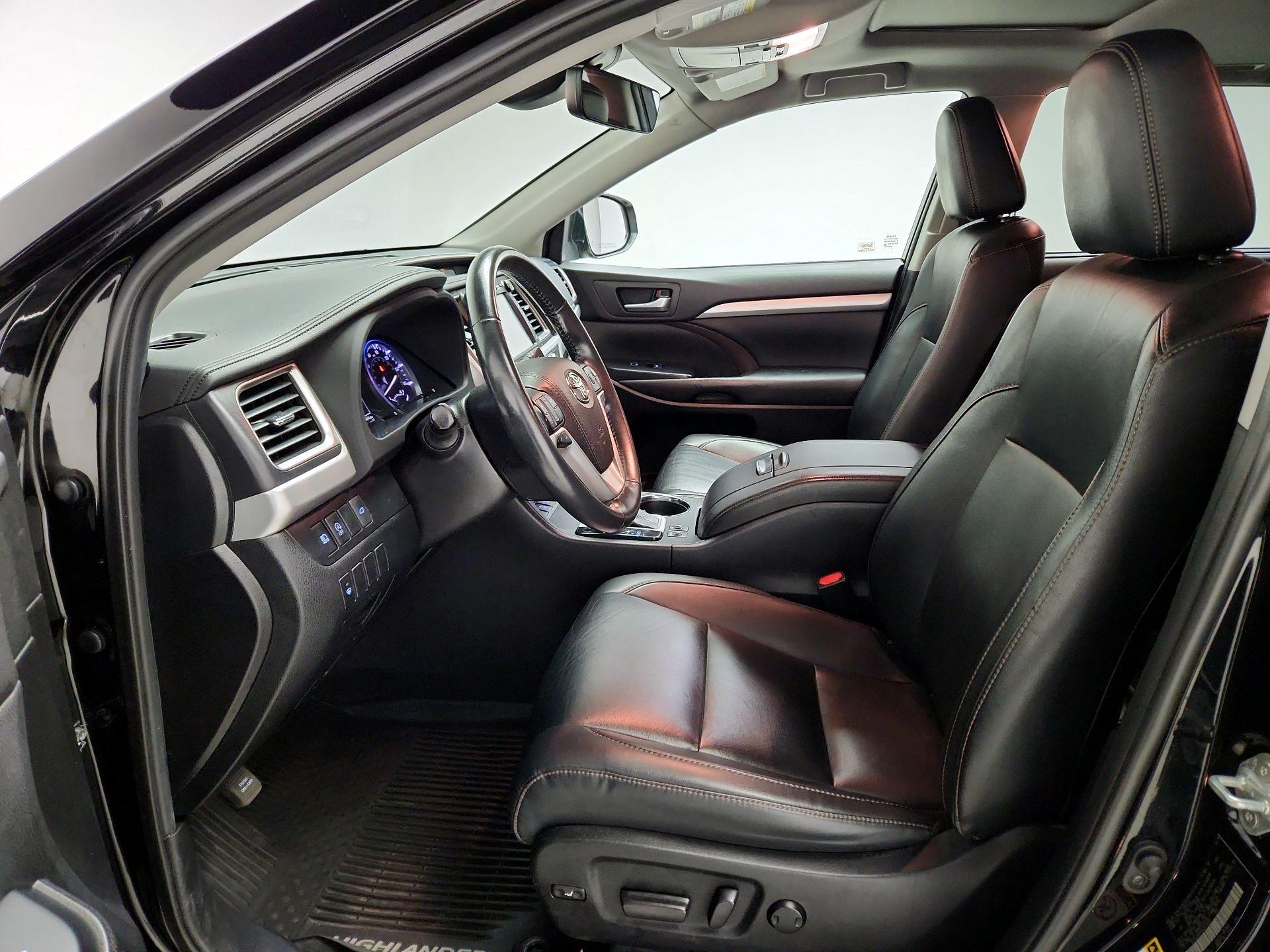 Thumbnail: 2019 Toyota Highlander - 11