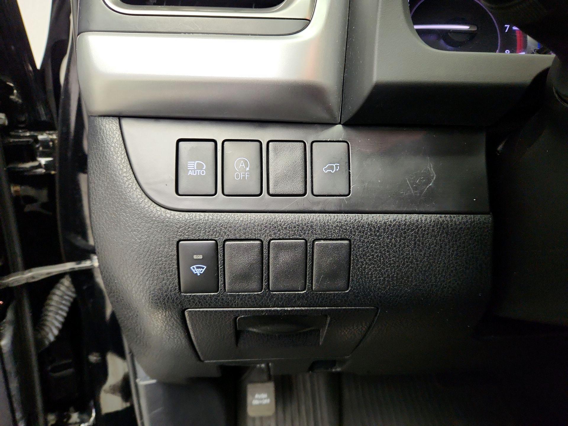 Thumbnail: 2019 Toyota Highlander - 13