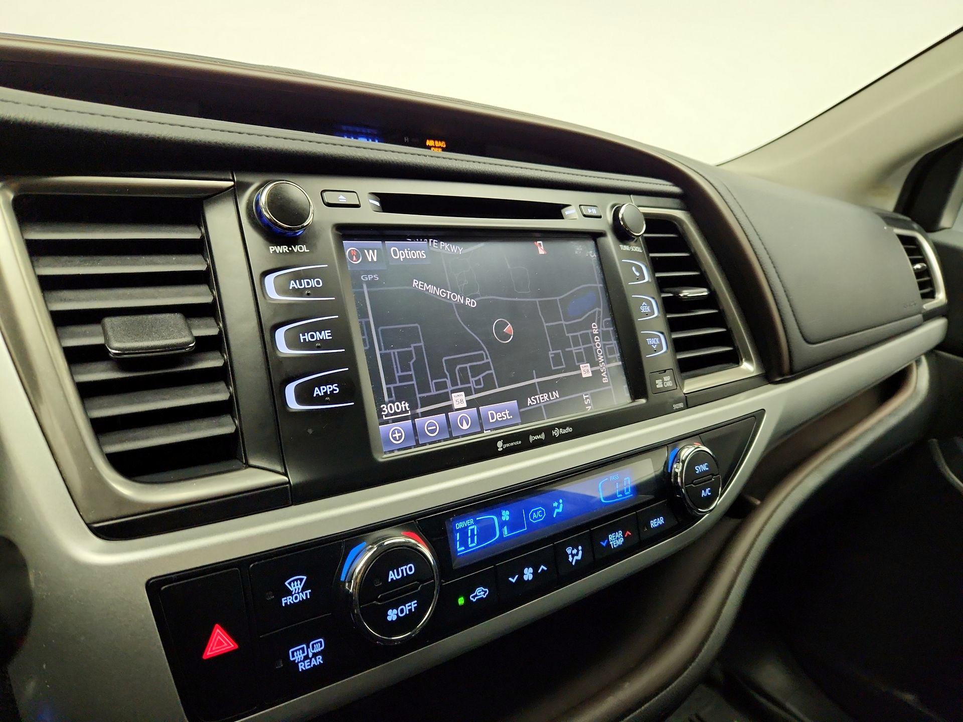 Thumbnail: 2019 Toyota Highlander - 14