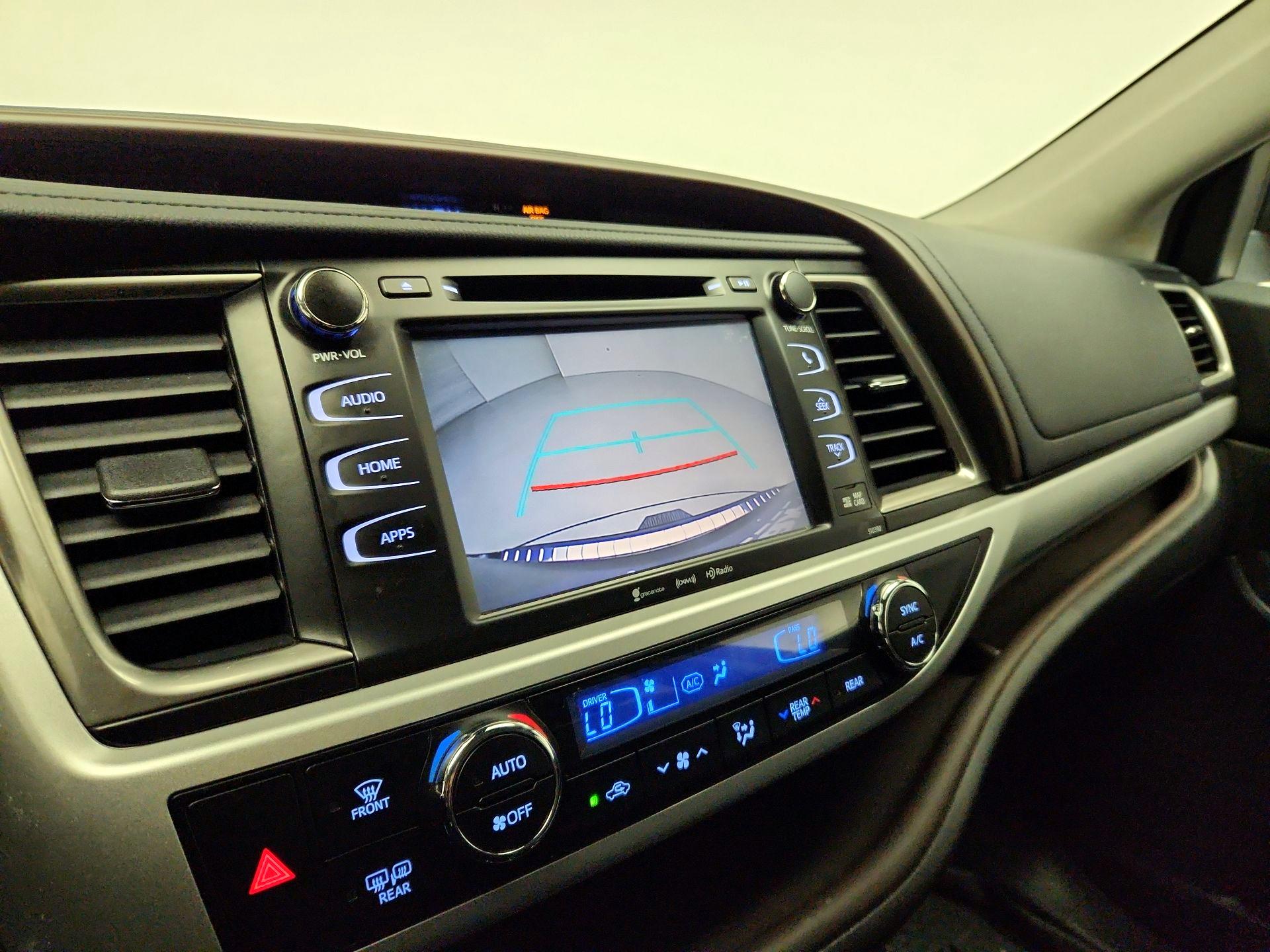 Thumbnail: 2019 Toyota Highlander - 15