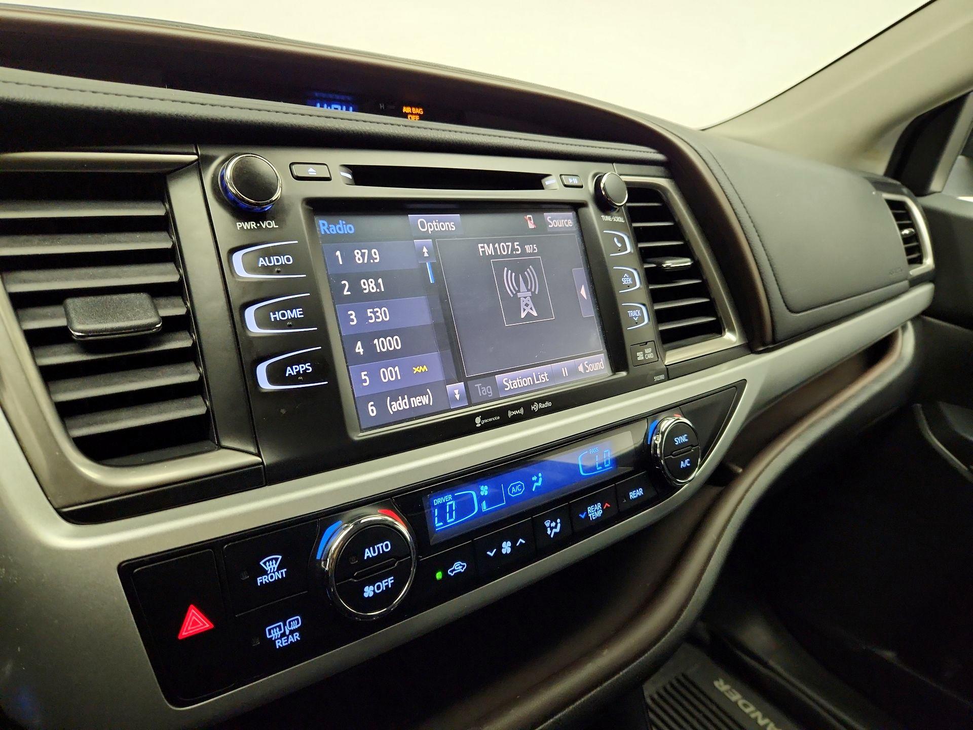 Thumbnail: 2019 Toyota Highlander - 16