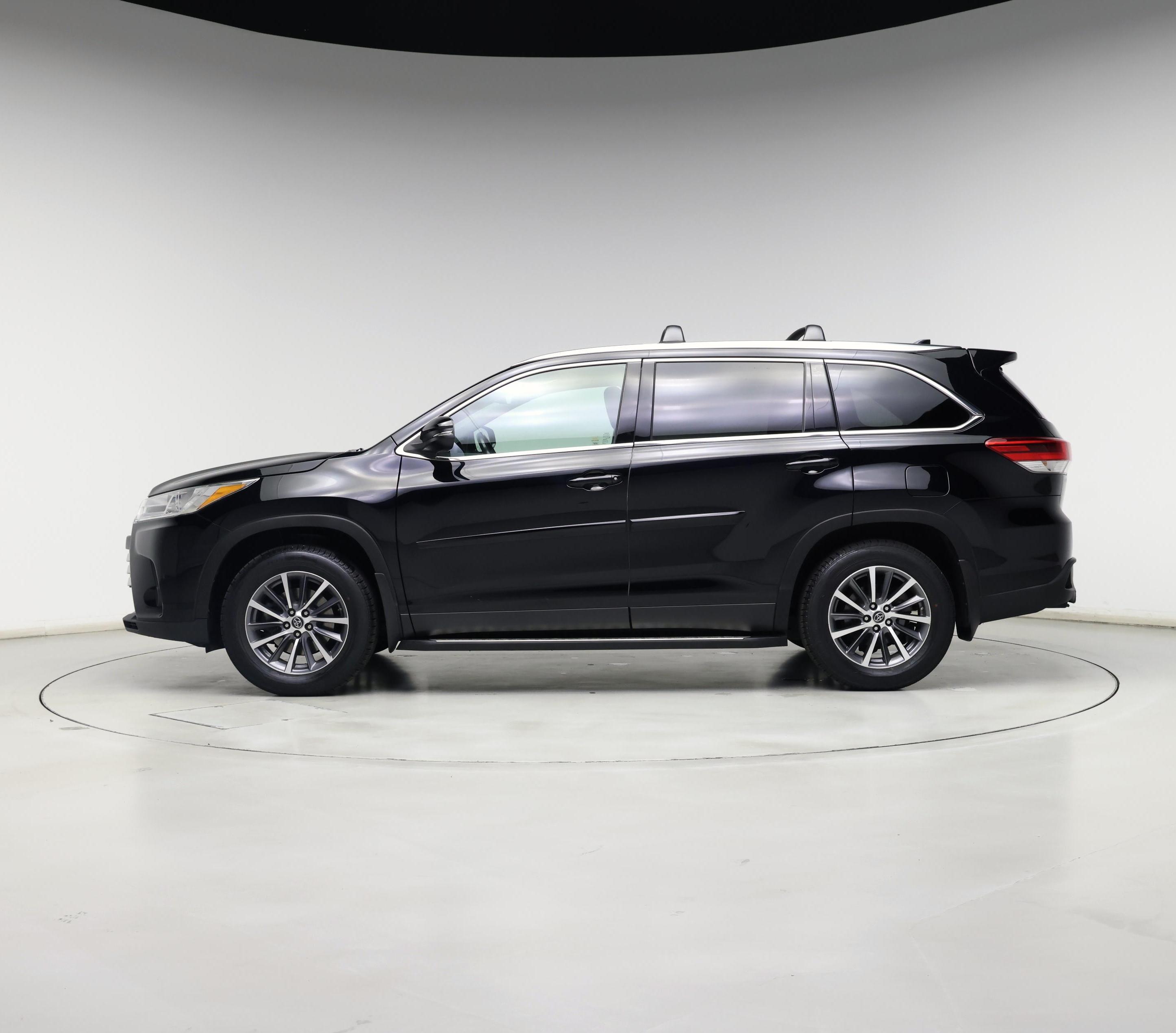Thumbnail: 2019 Toyota Highlander - 3