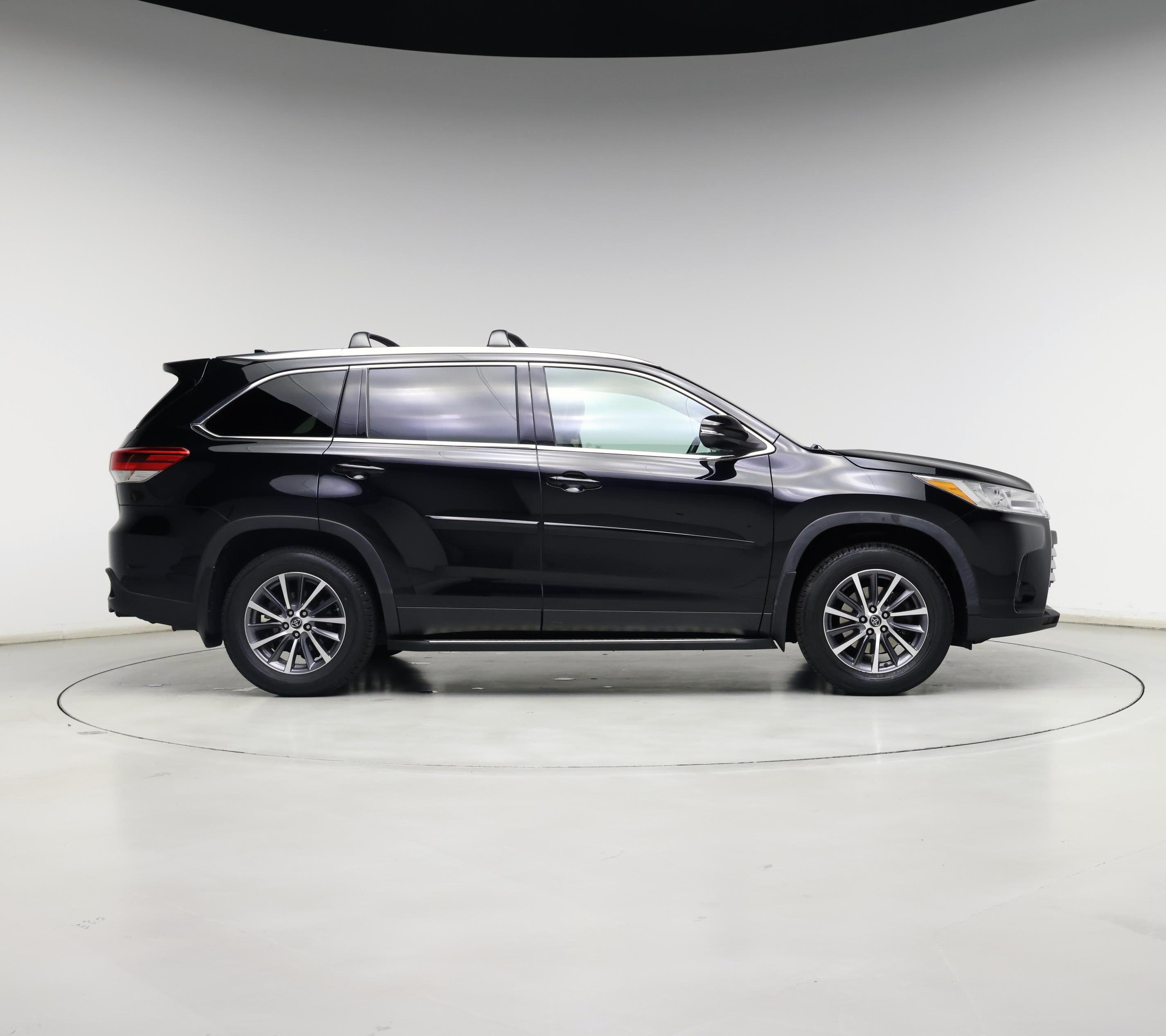 Thumbnail: 2019 Toyota Highlander - 7