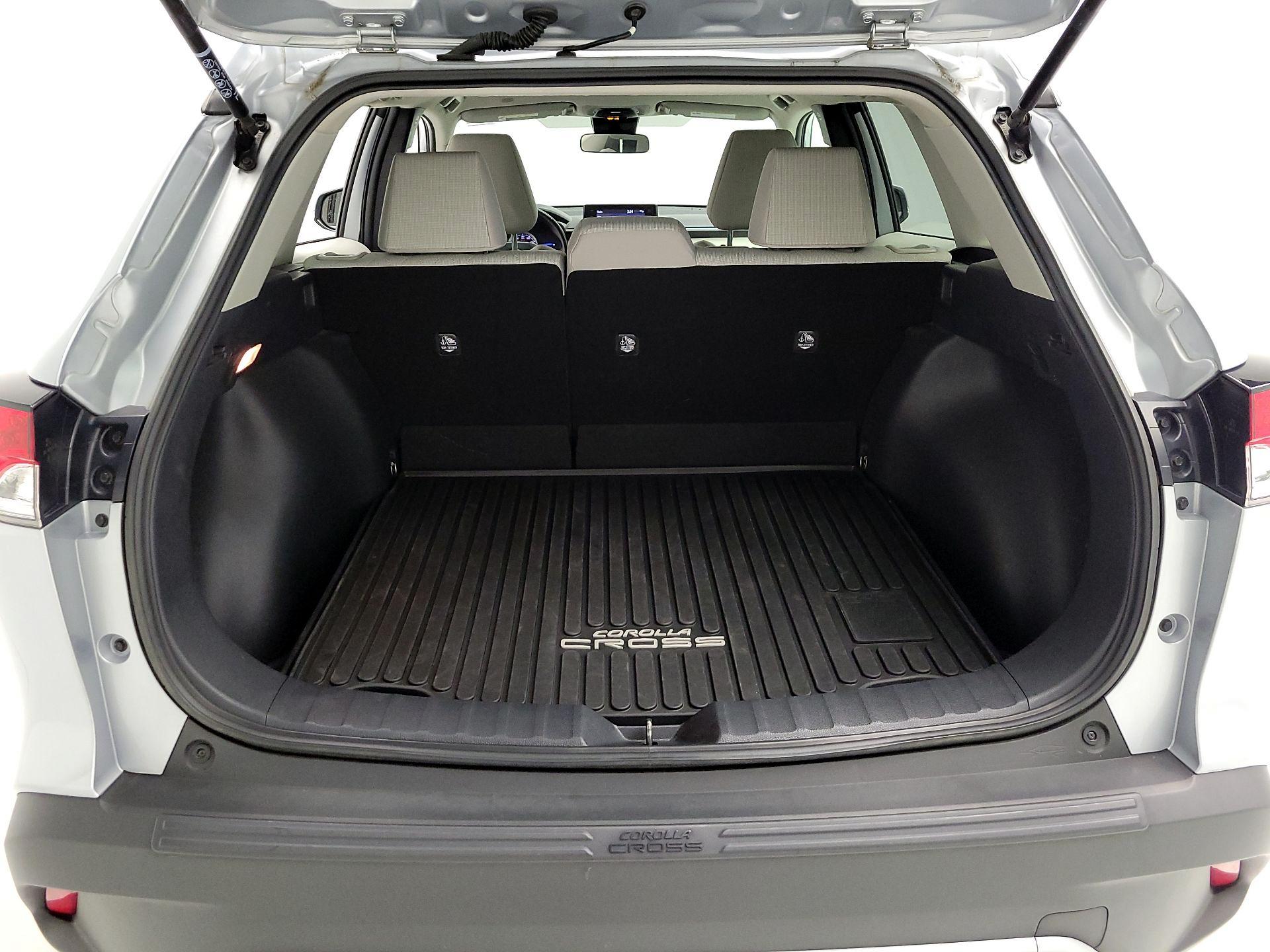 Thumbnail: 2022 Toyota Corolla Cross - 16