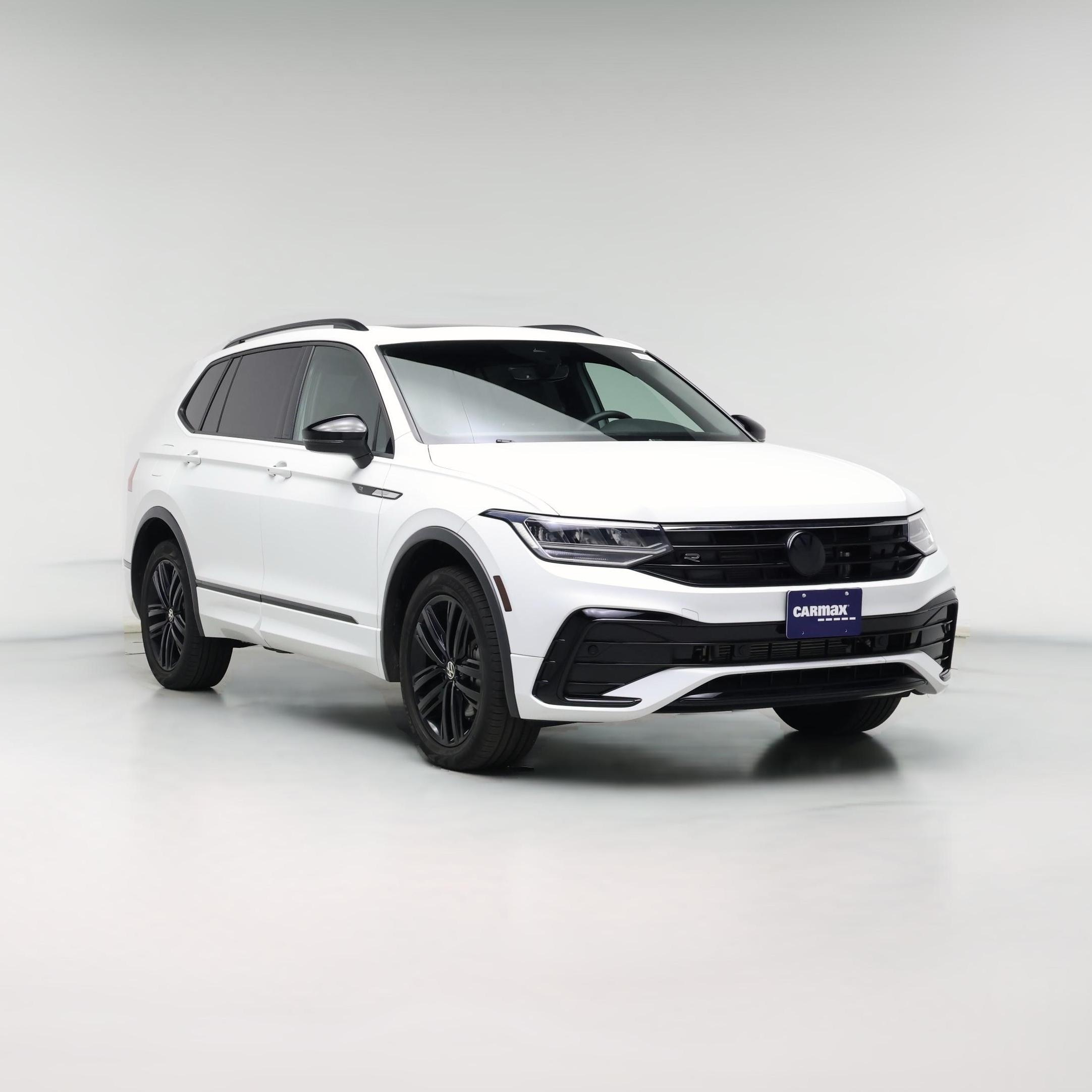 Thumbnail: 2022 Volkswagen Tiguan - 1
