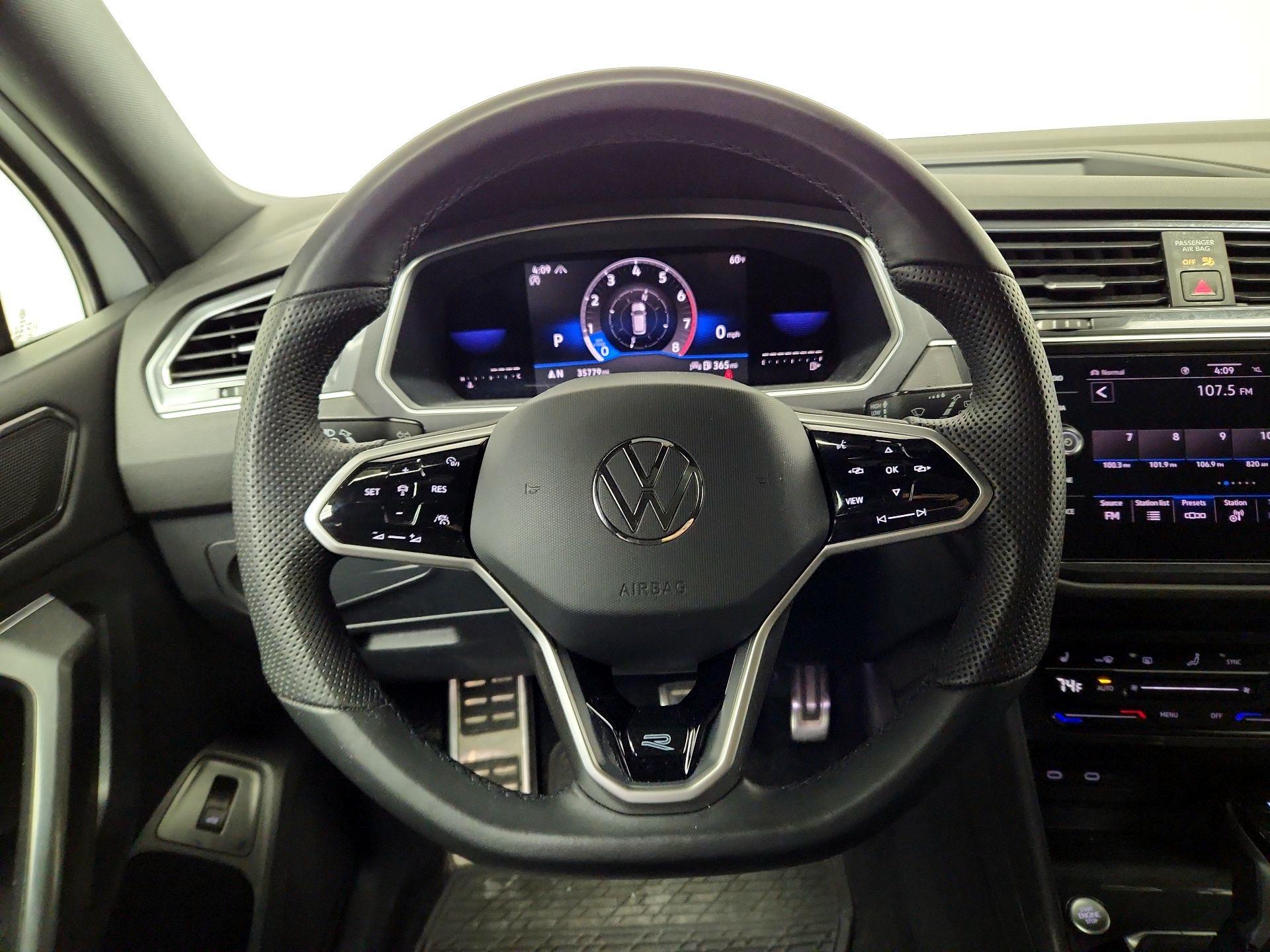 Thumbnail: 2022 Volkswagen Tiguan - 10