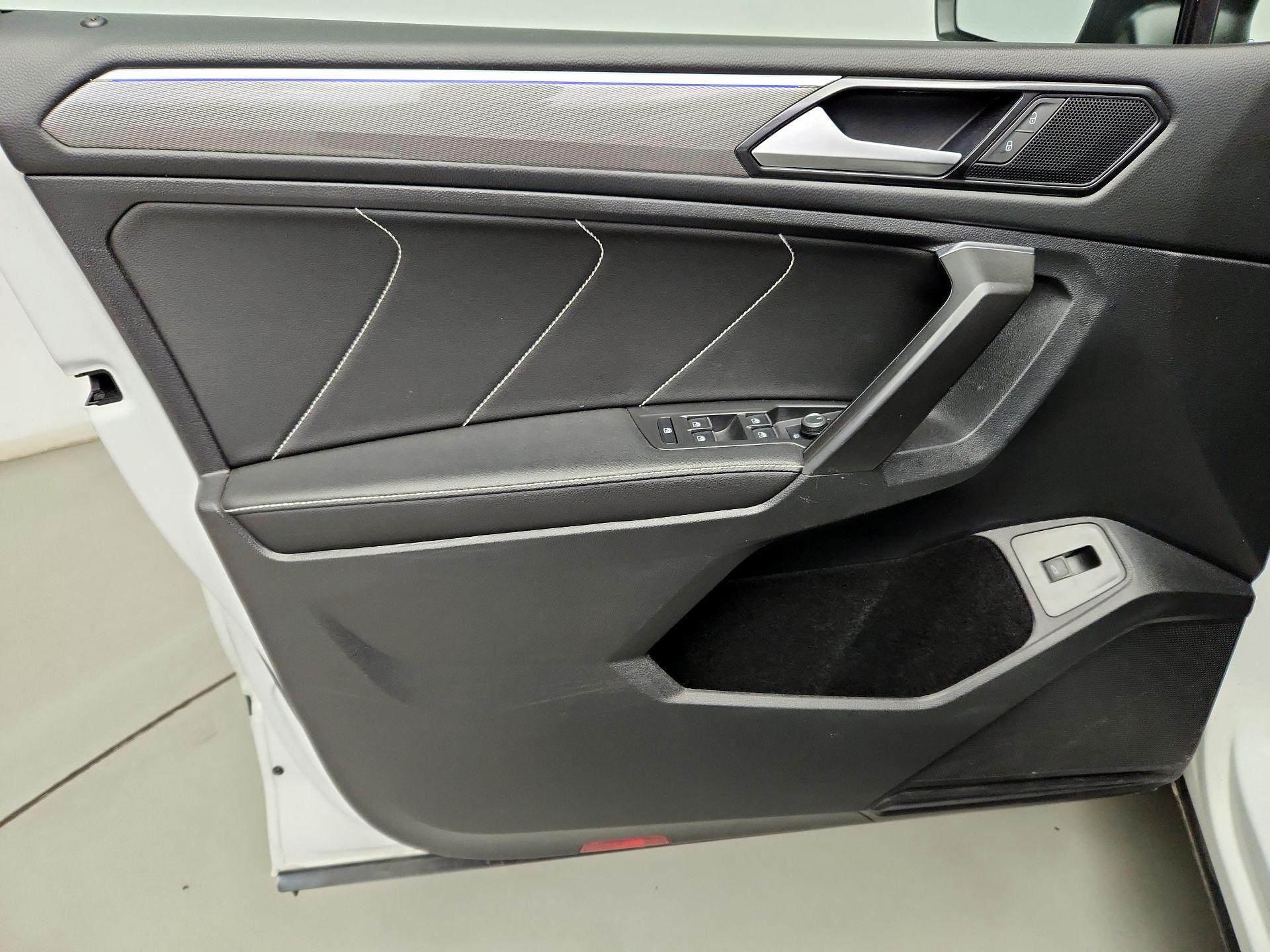 Thumbnail: 2022 Volkswagen Tiguan - 12