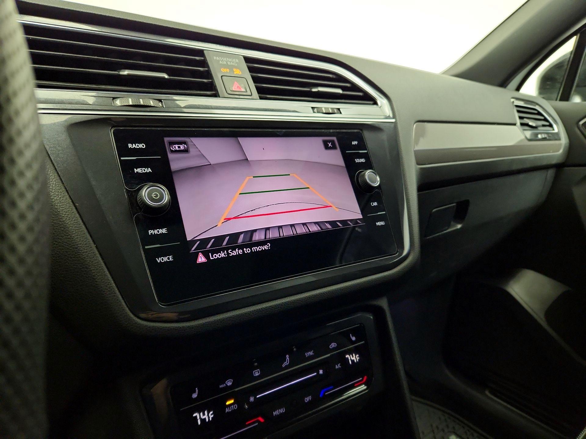 Thumbnail: 2022 Volkswagen Tiguan - 14