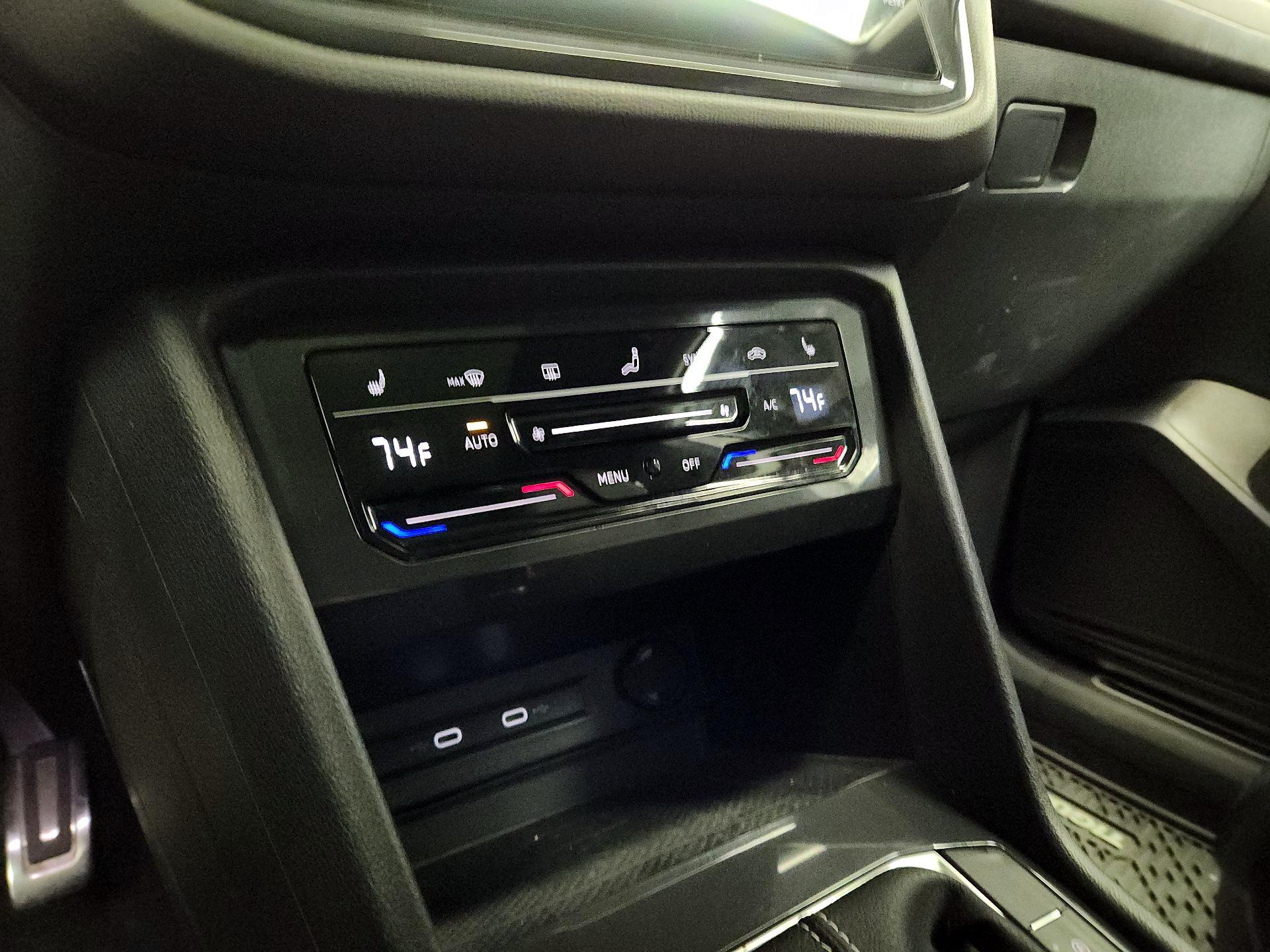 Thumbnail: 2022 Volkswagen Tiguan - 16