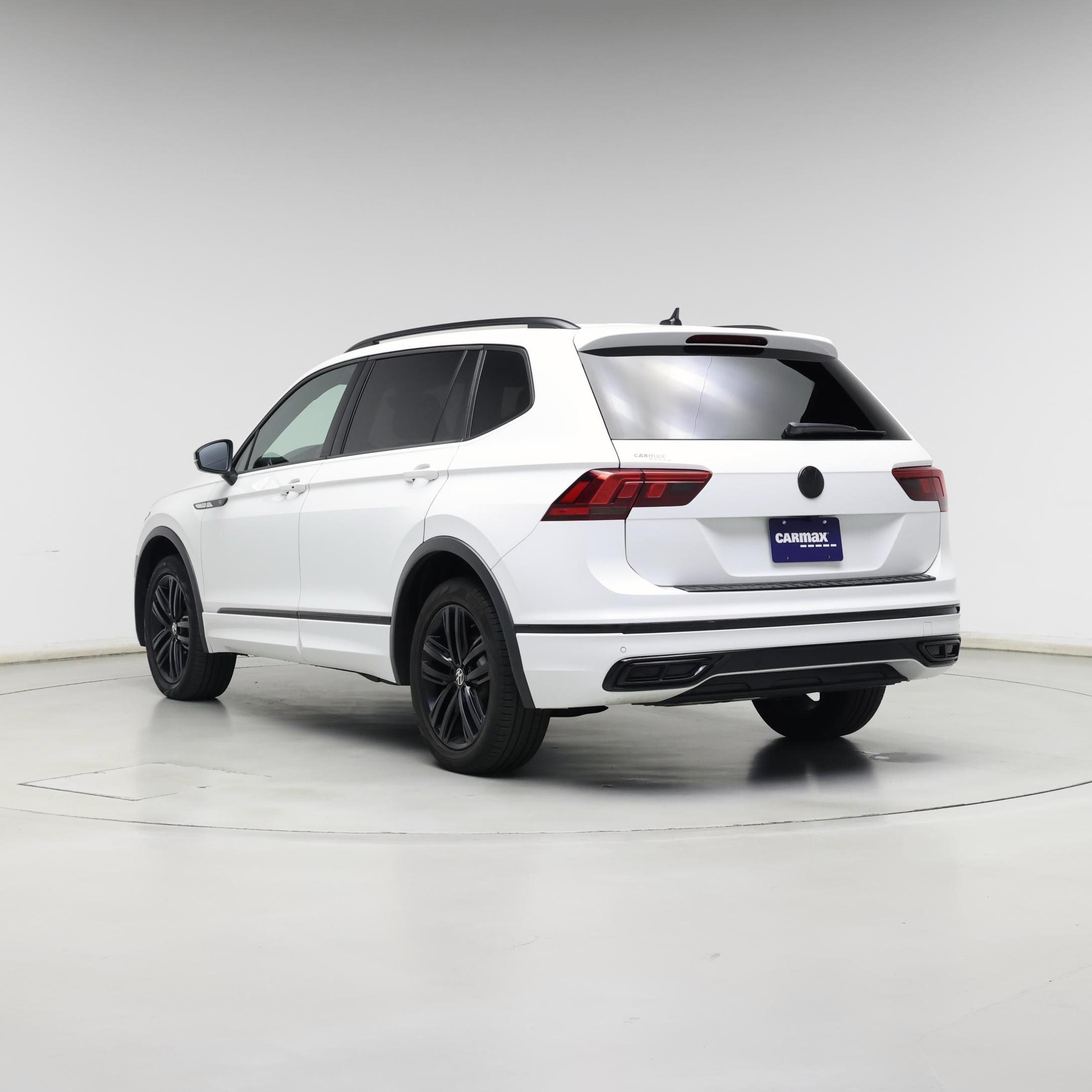 Thumbnail: 2022 Volkswagen Tiguan - 2